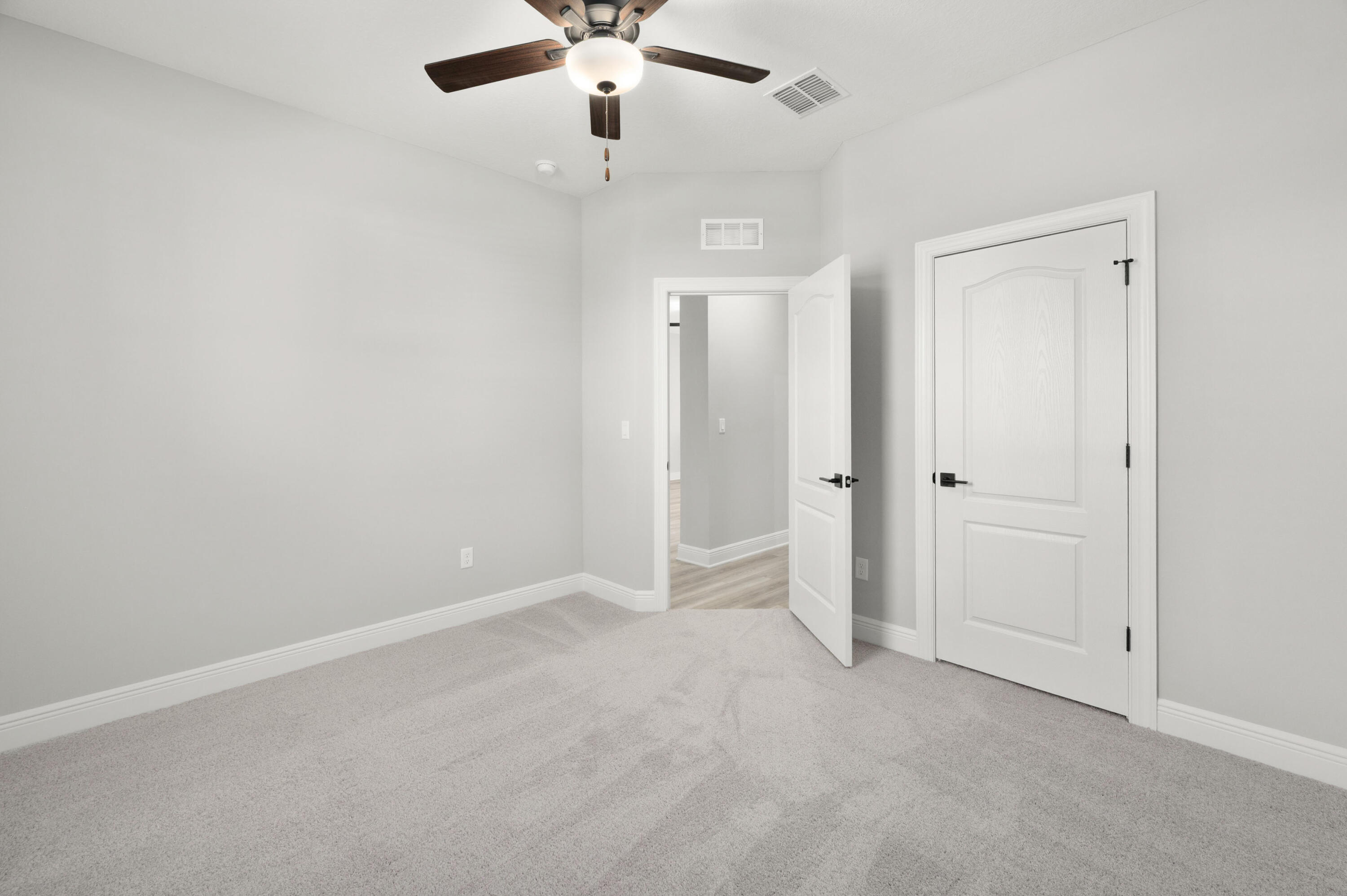 VERO LAKE ESTATES UNIT E - Residential