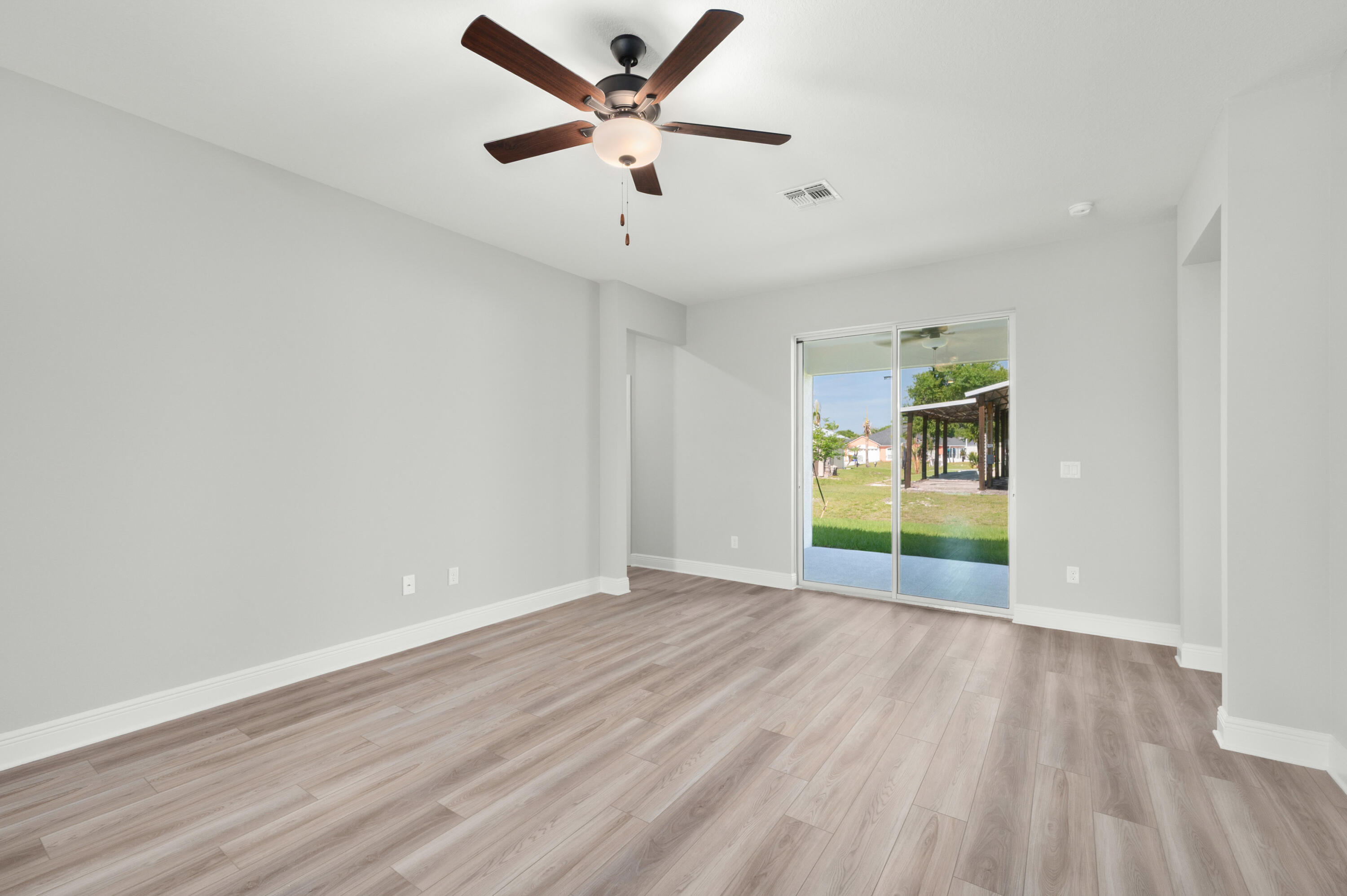 VERO LAKE ESTATES UNIT E - Residential