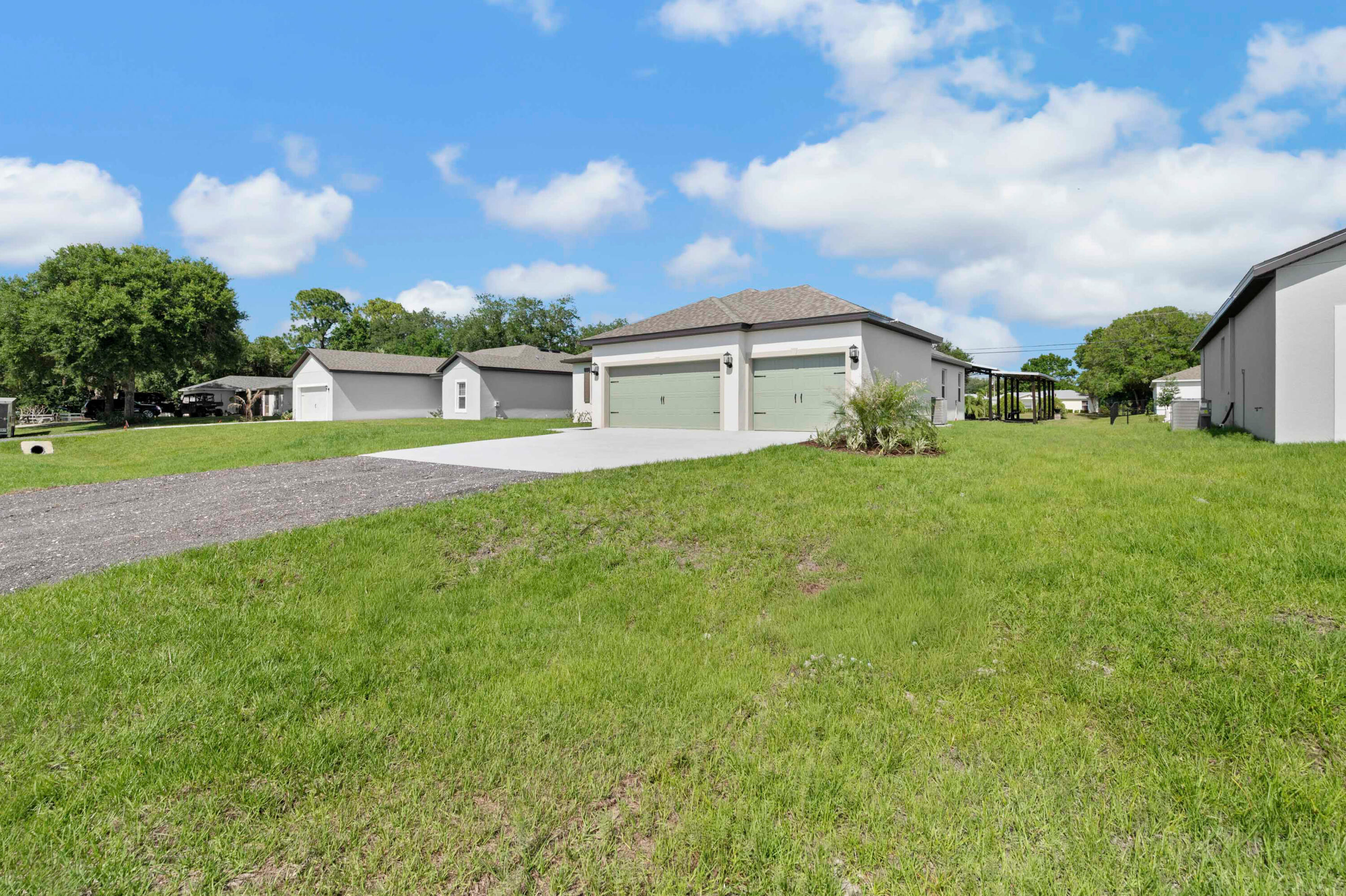 VERO LAKE ESTATES UNIT E - Residential