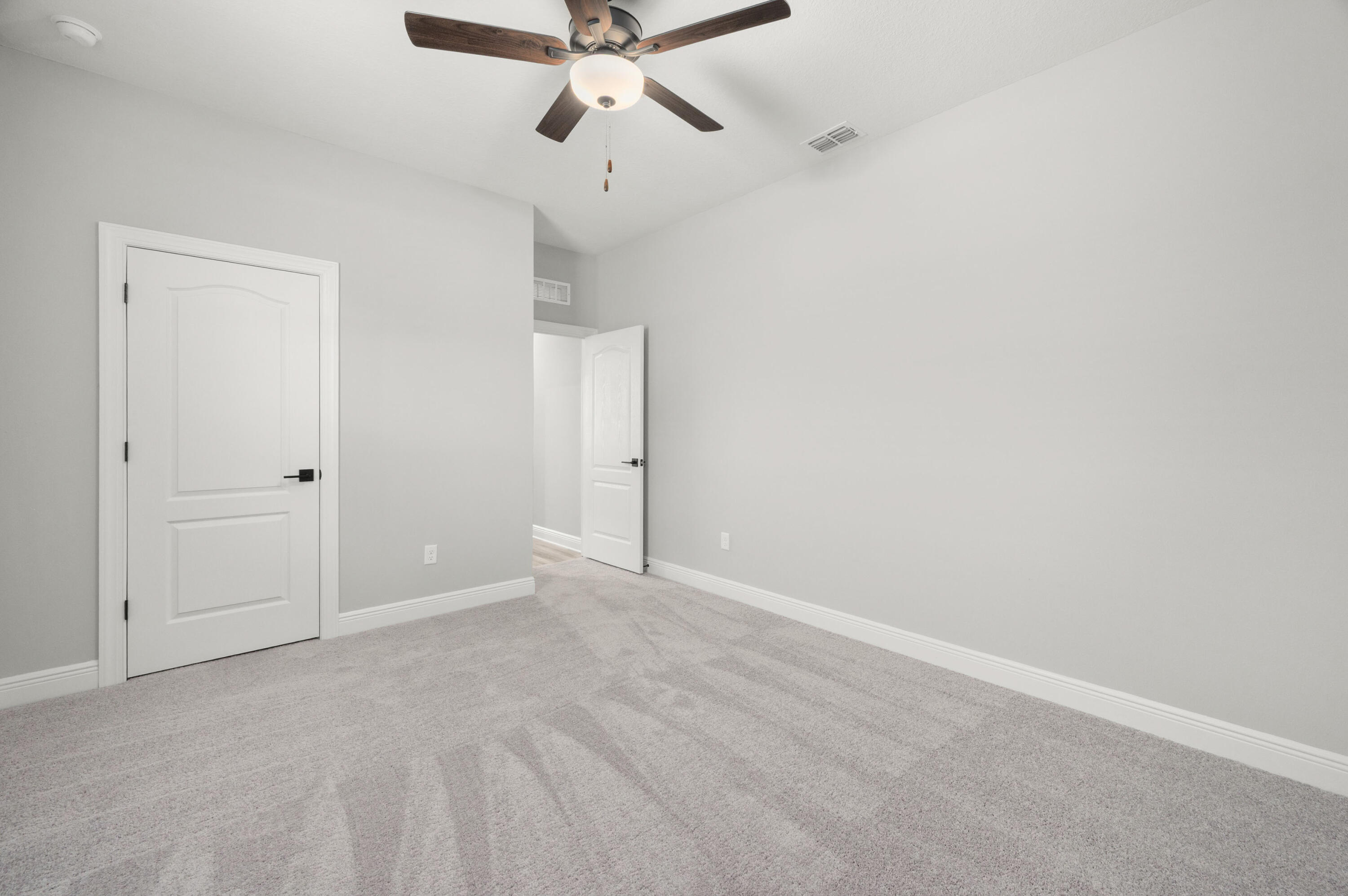 VERO LAKE ESTATES UNIT E - Residential