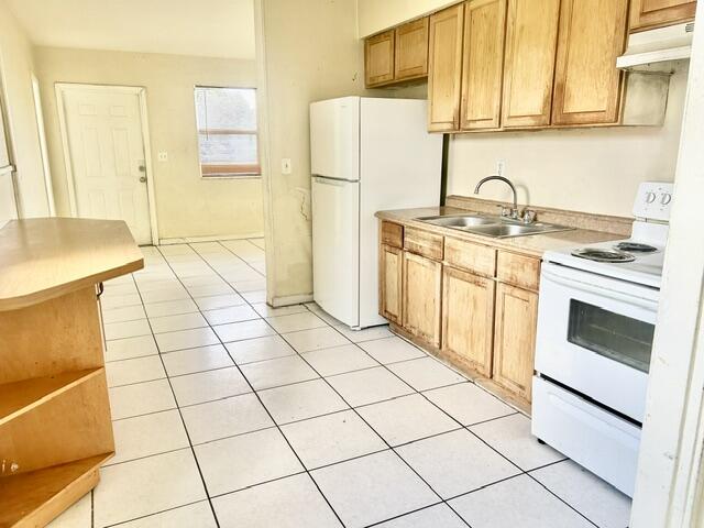 MIAMI GARDENS ESTATES SEC 8 - Residential