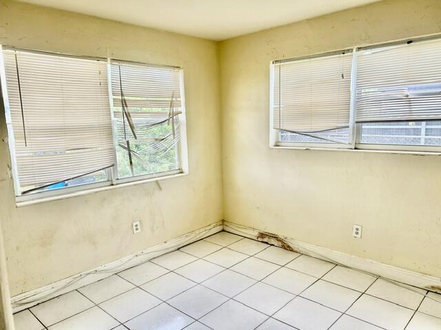 MIAMI GARDENS ESTATES SEC 8 - Residential
