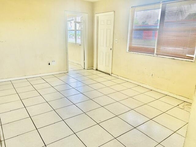MIAMI GARDENS ESTATES SEC 8 - Residential