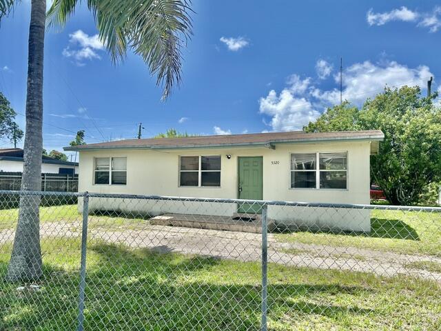 MIAMI GARDENS ESTATES SEC 8 - Residential