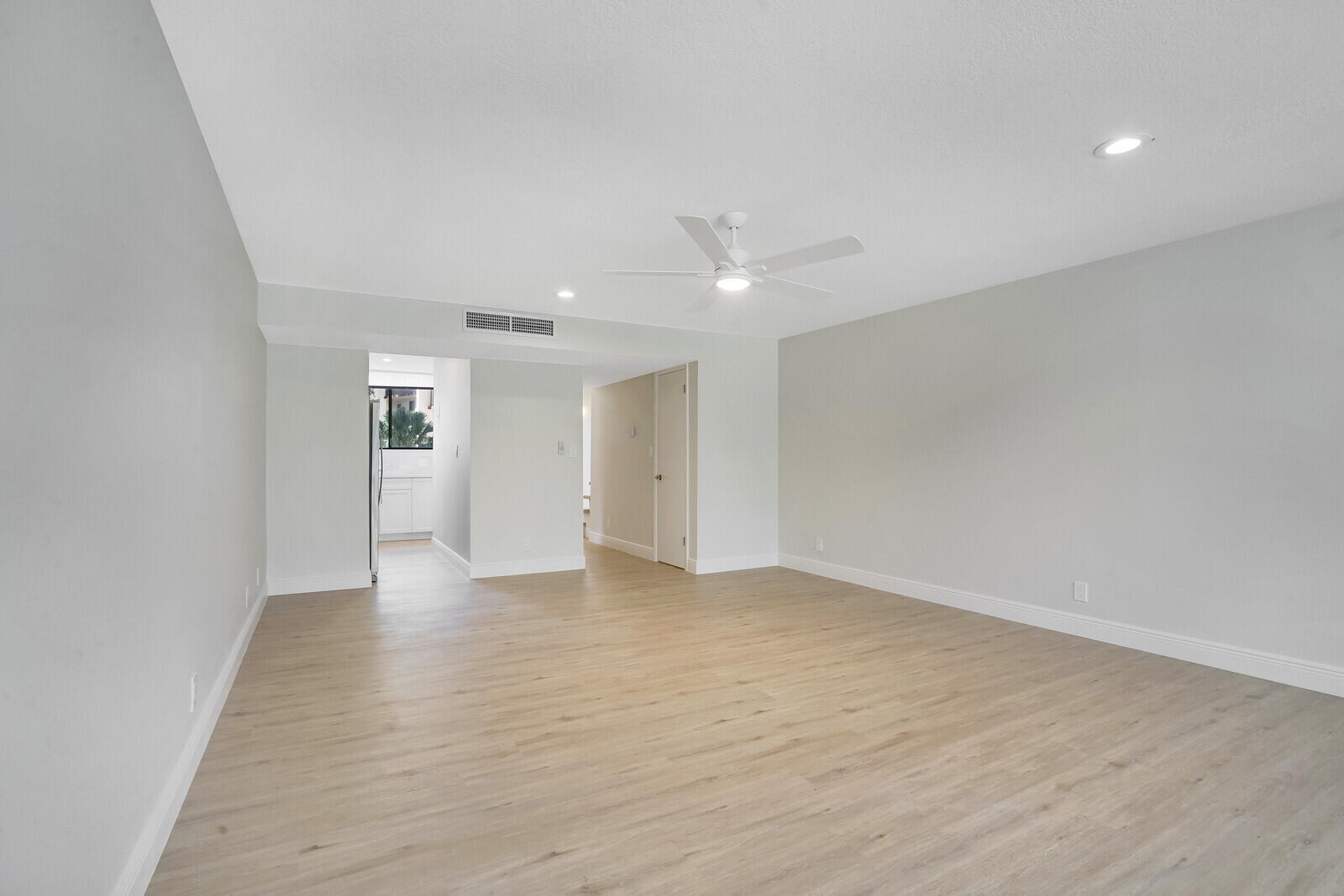 FOUNTAINS OF PALM BEACH CONDO 2 - Residential Lease