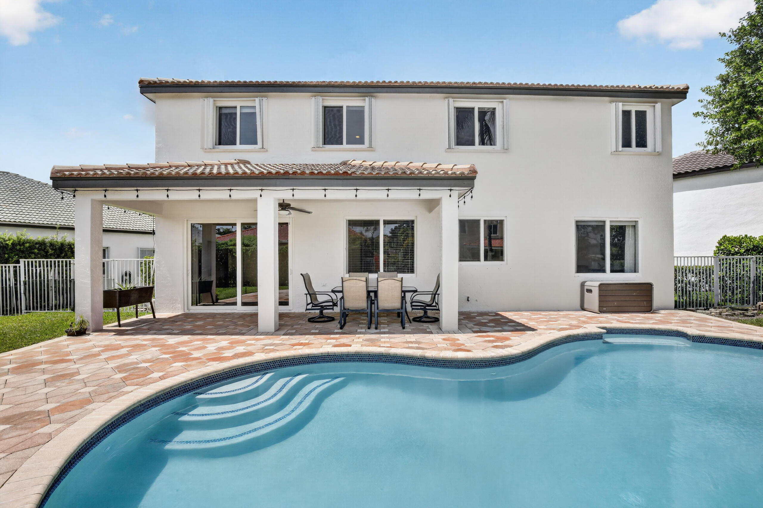 Falcon Ridge - Residential Lease