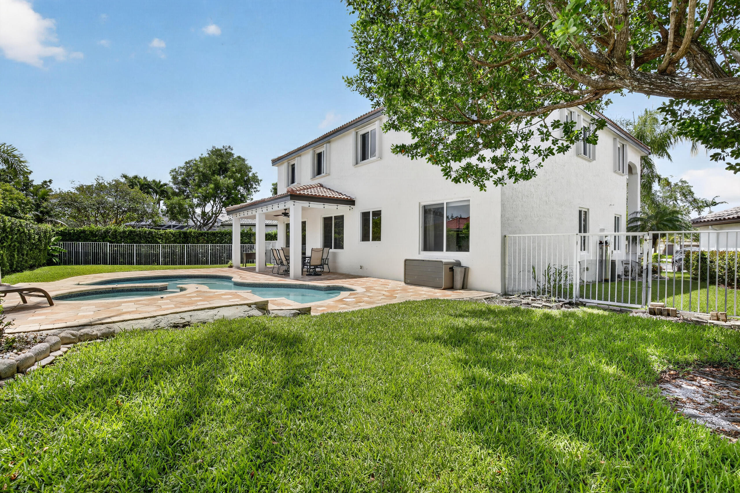 Falcon Ridge - Residential Lease