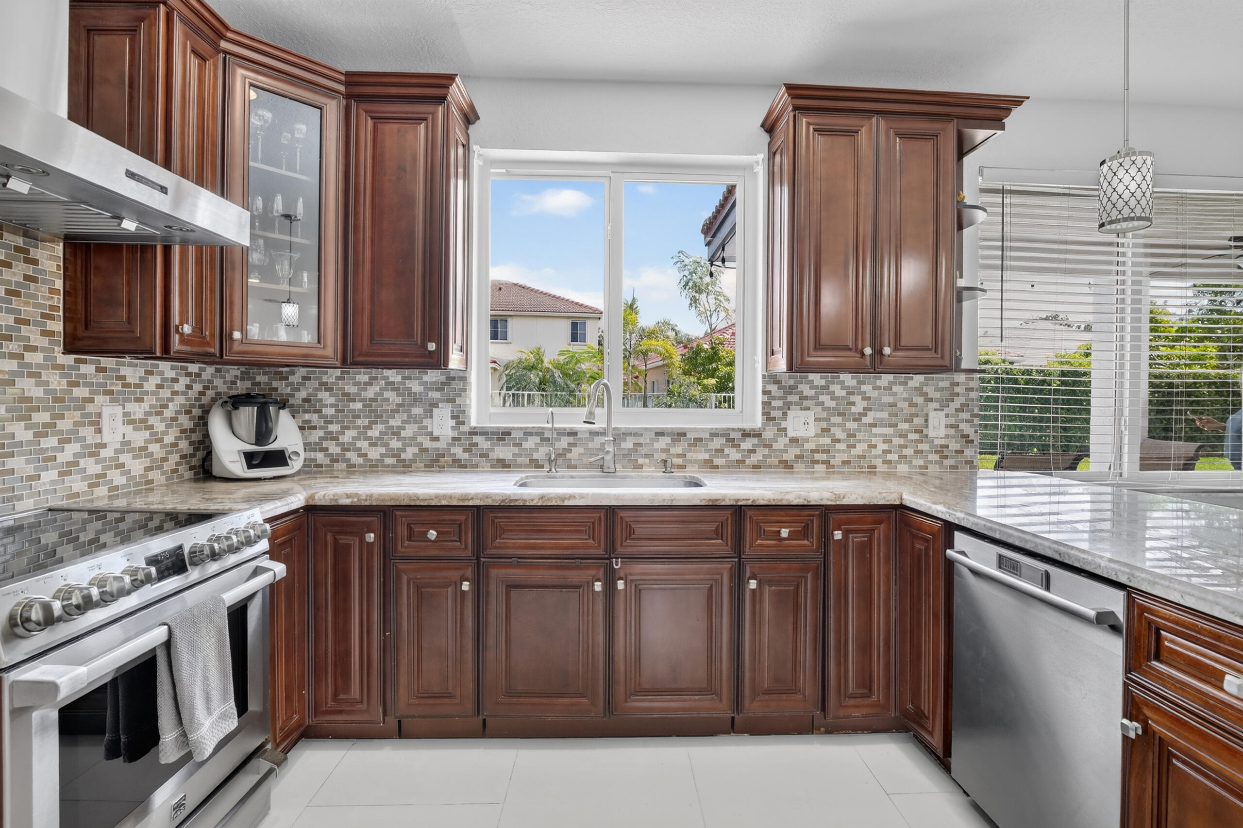 Falcon Ridge - Residential Lease