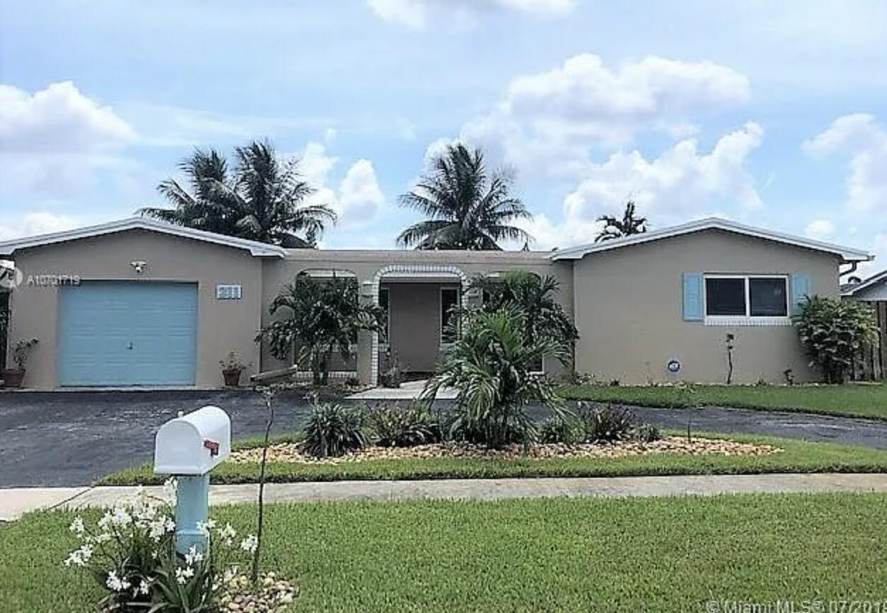 PASADENA LAKES SOUTH - Residential