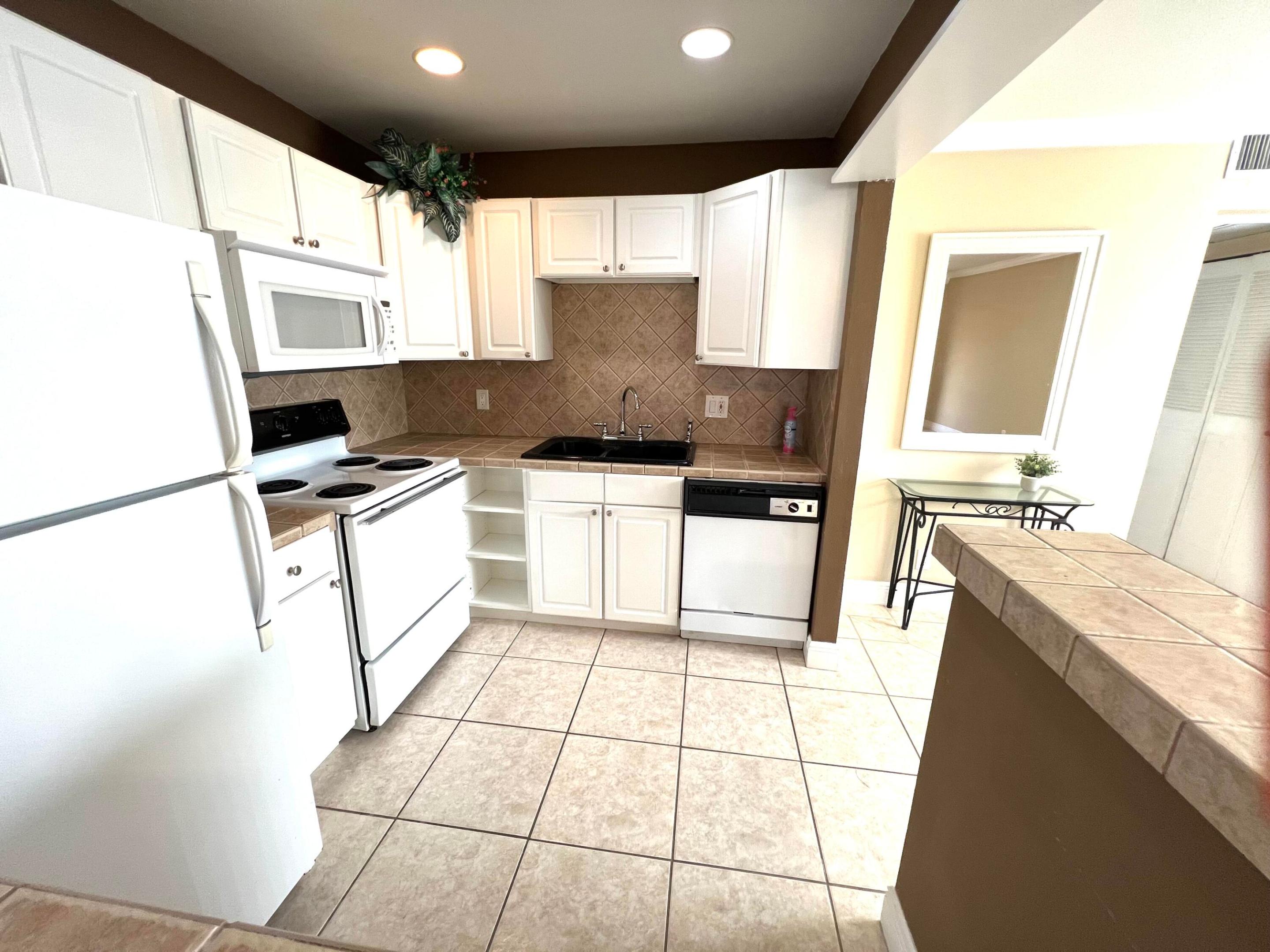 KINGS POINT SEVILLE CONDOS - Residential Lease