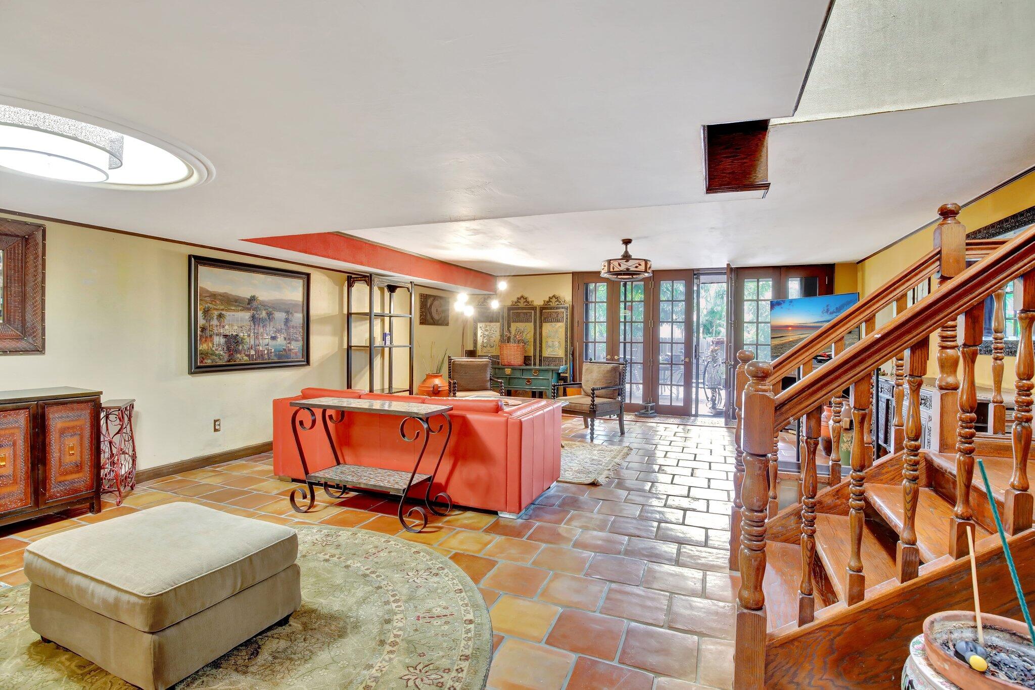 TOWNHOUSES OF THE CALIF CLUB - Residential