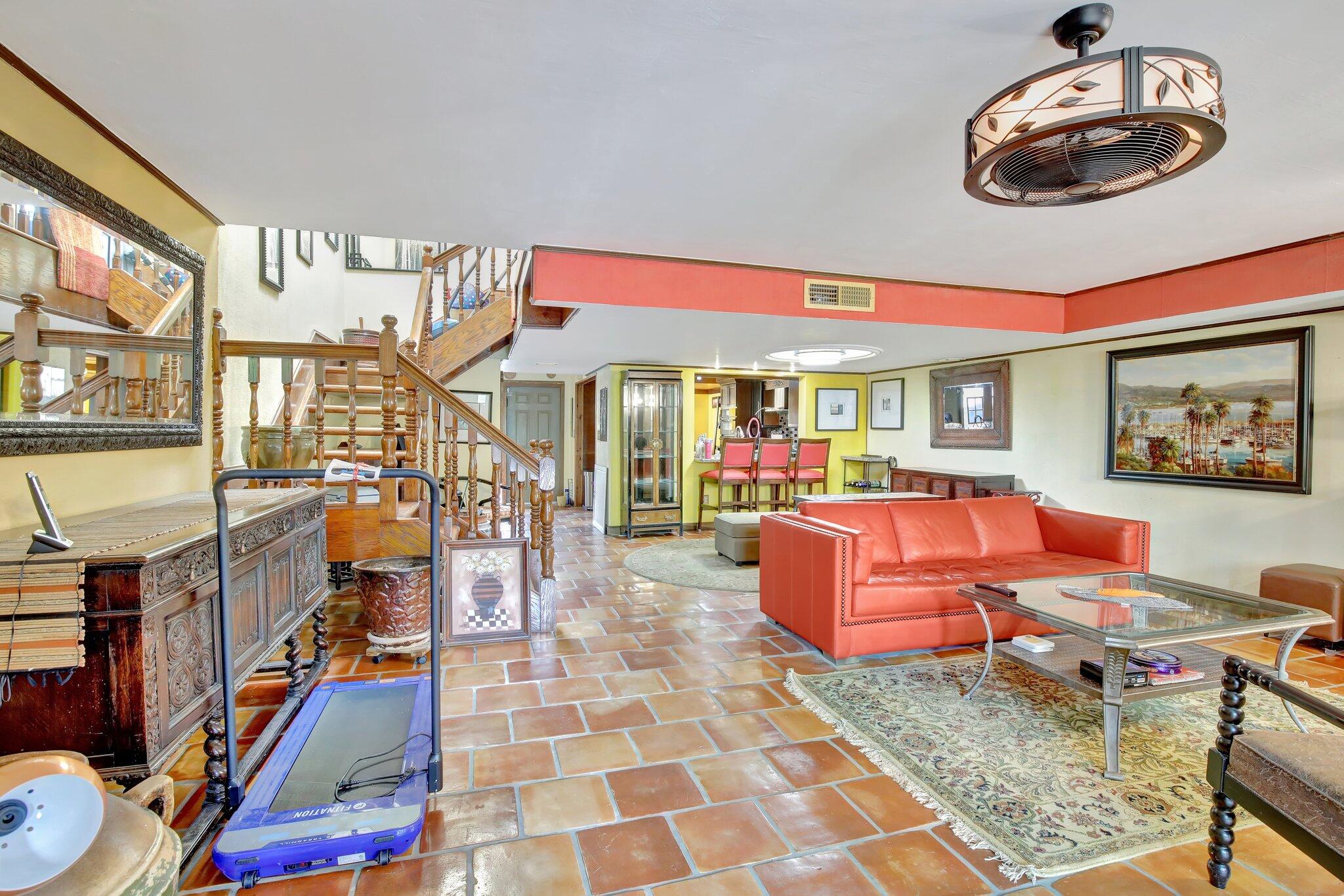 TOWNHOUSES OF THE CALIF CLUB - Residential