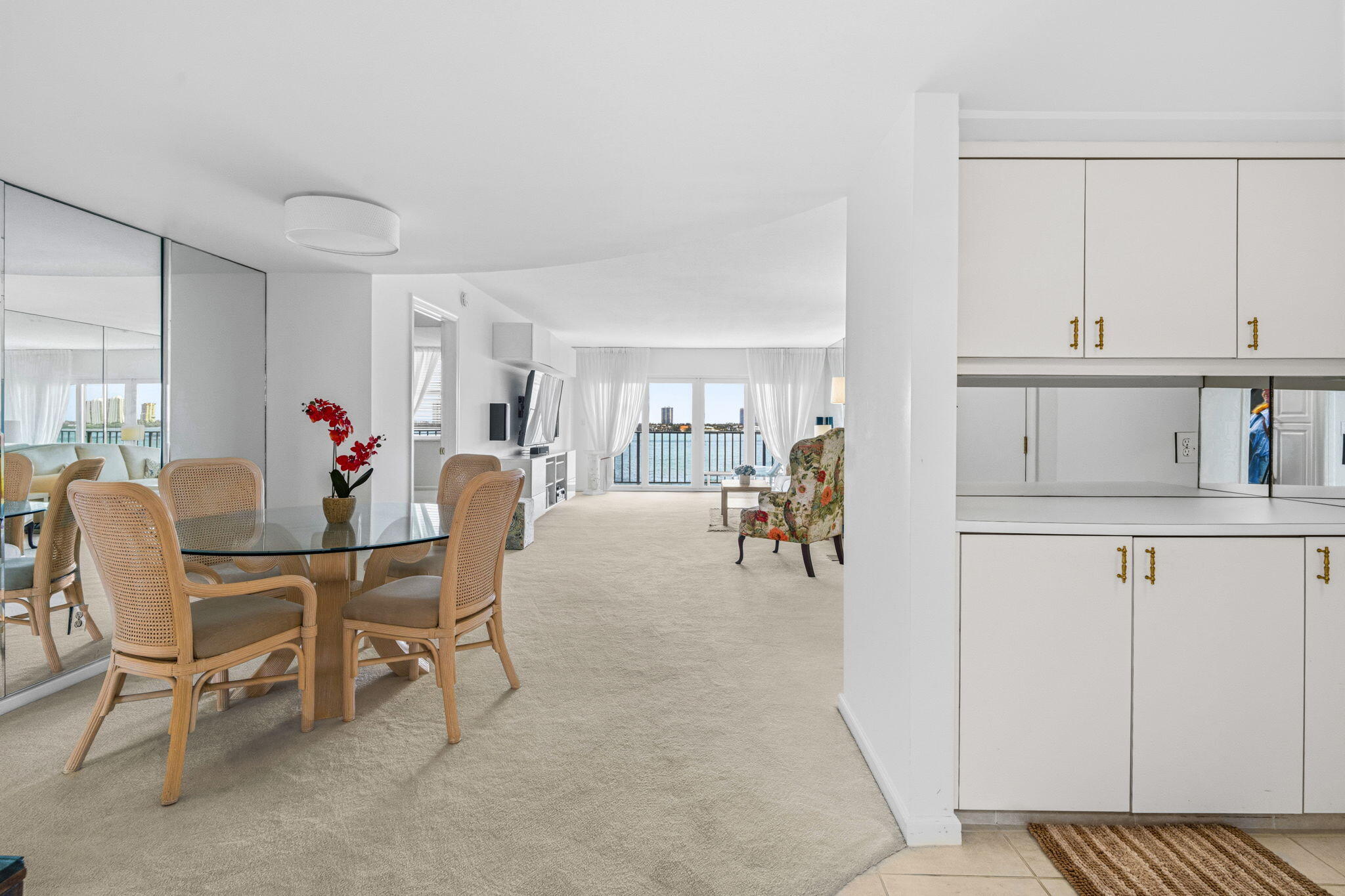 LAKE HARBOUR TOWERS EAST CONDO - Residential