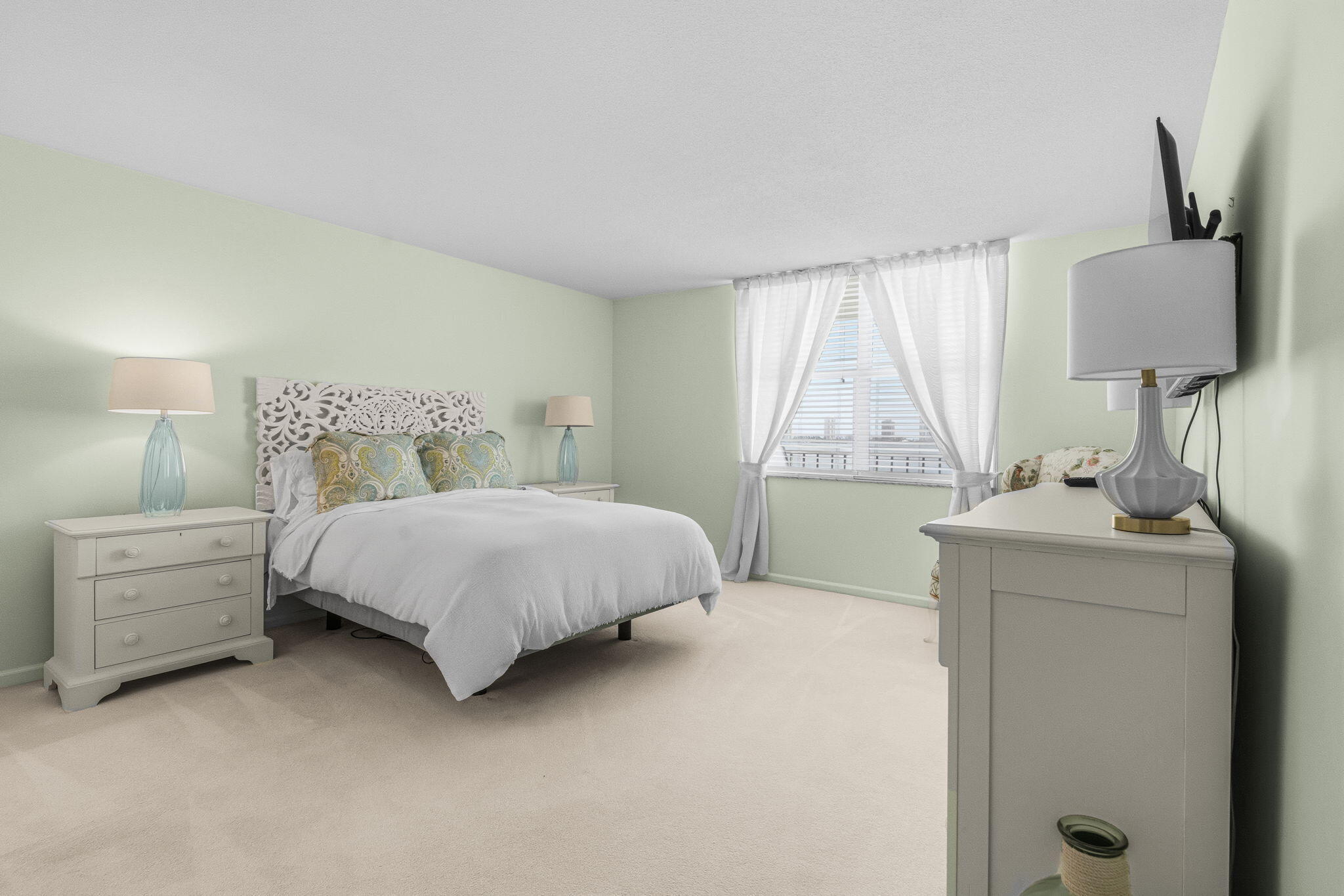 LAKE HARBOUR TOWERS EAST CONDO - Residential