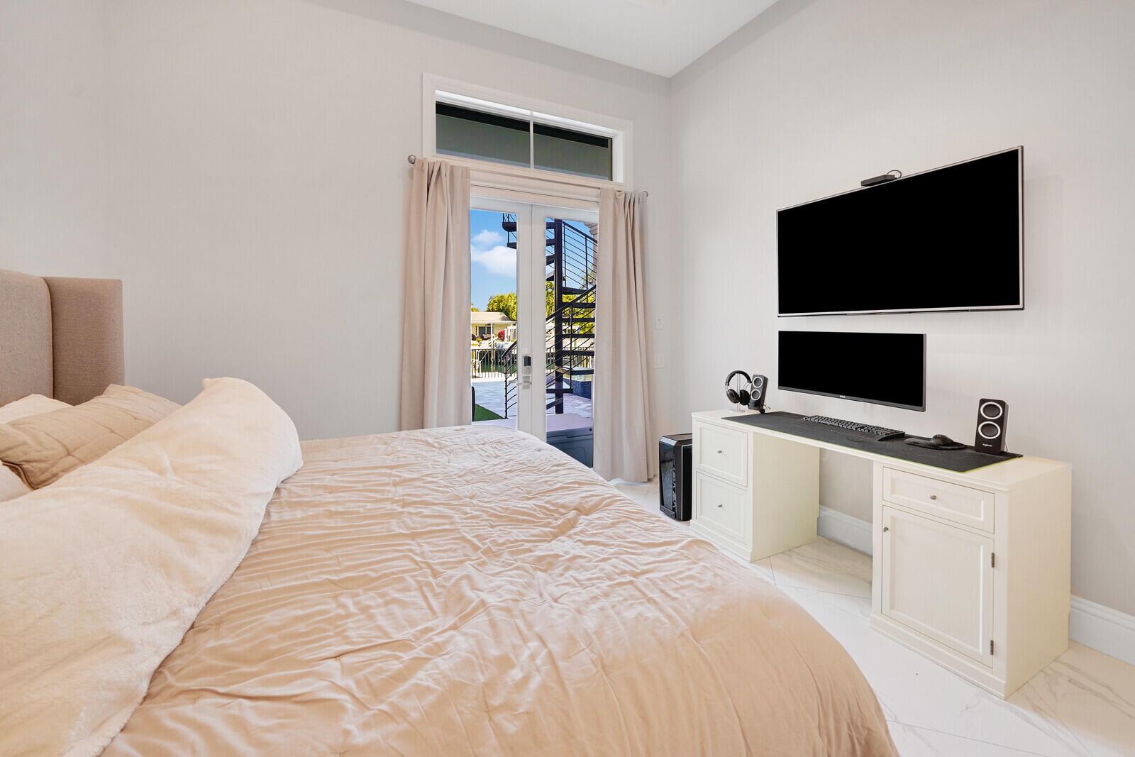 PALM BEACH ISLES 1 - Residential