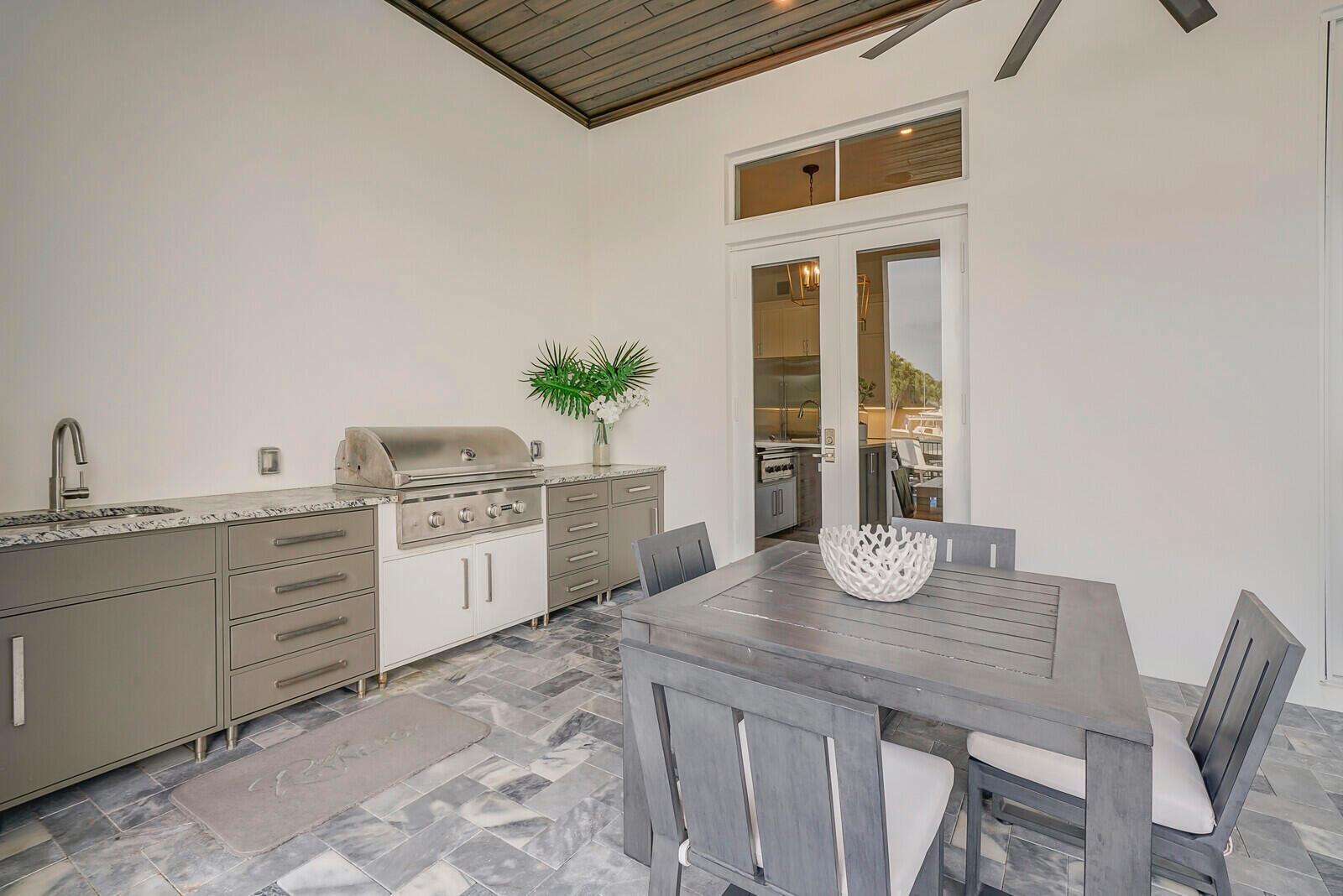 PALM BEACH ISLES 1 - Residential