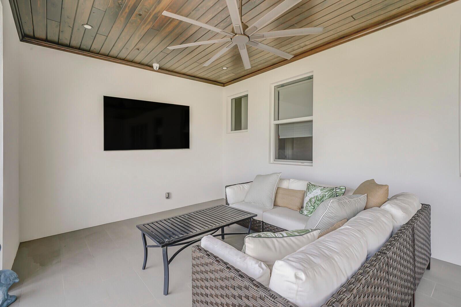 PALM BEACH ISLES 1 - Residential