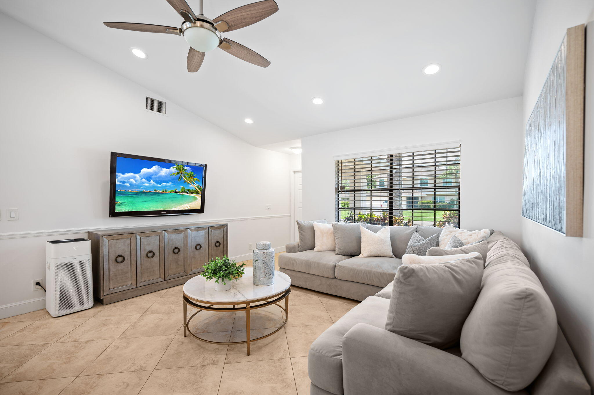 BAY WINDS 3 - Residential