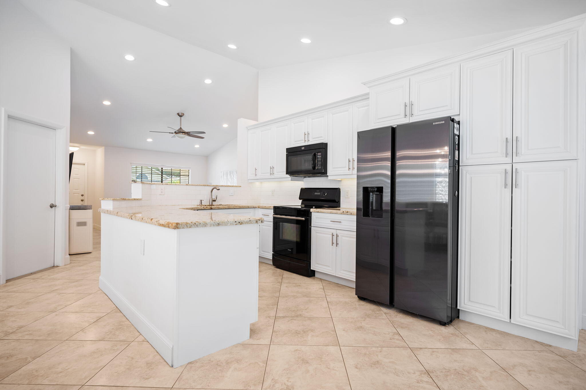 BAY WINDS 3 - Residential
