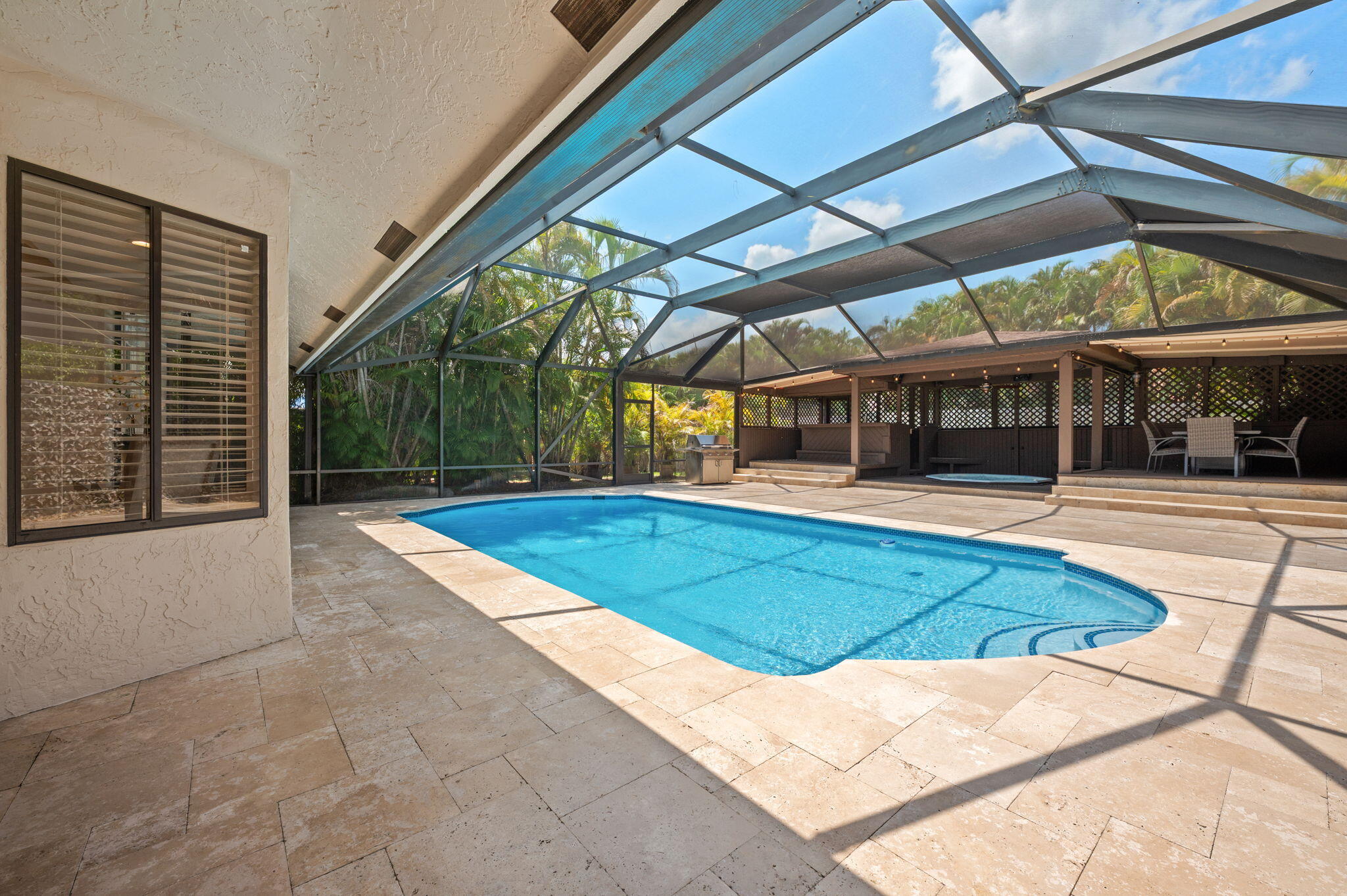 BAY WINDS 3 - Residential