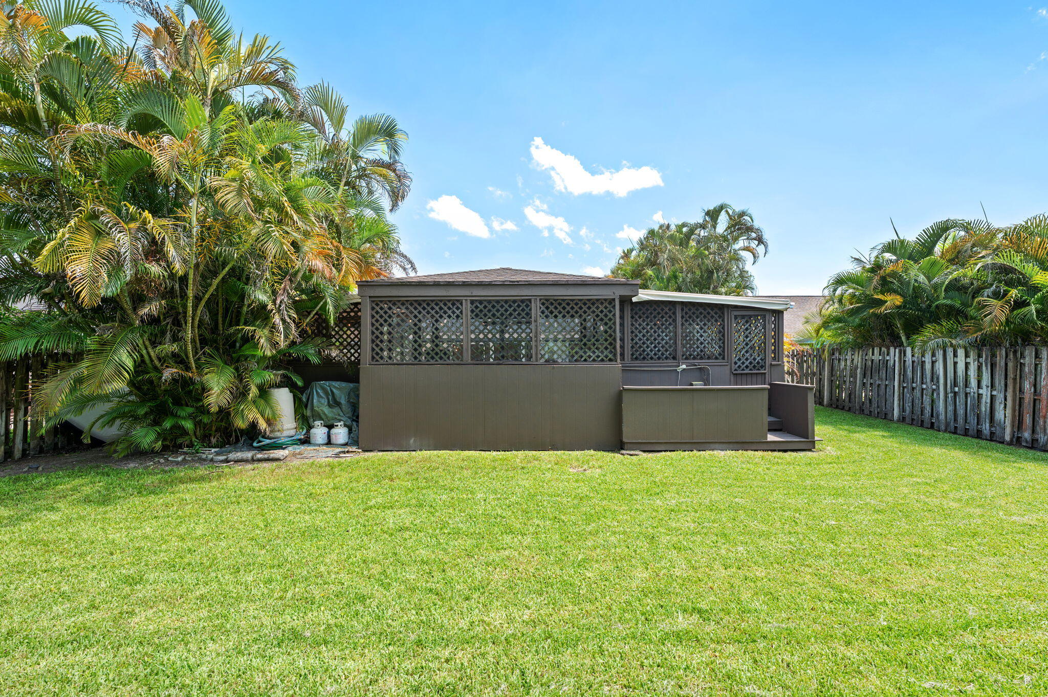 BAY WINDS 3 - Residential