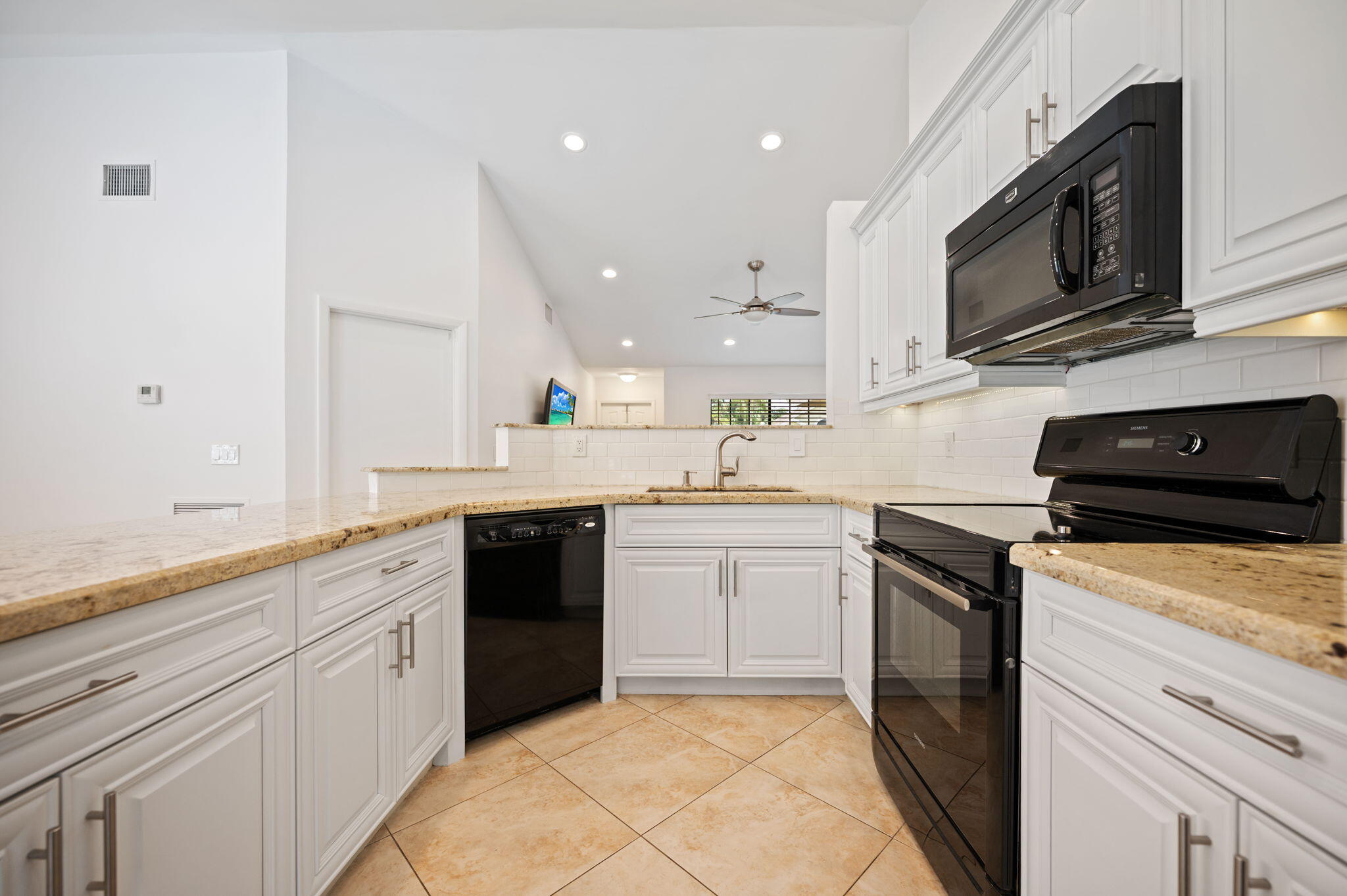 BAY WINDS 3 - Residential