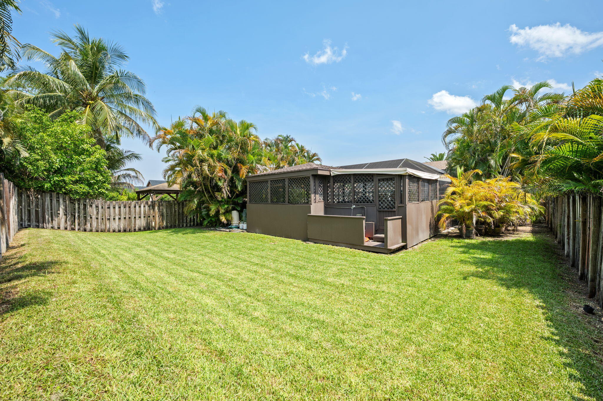 BAY WINDS 3 - Residential