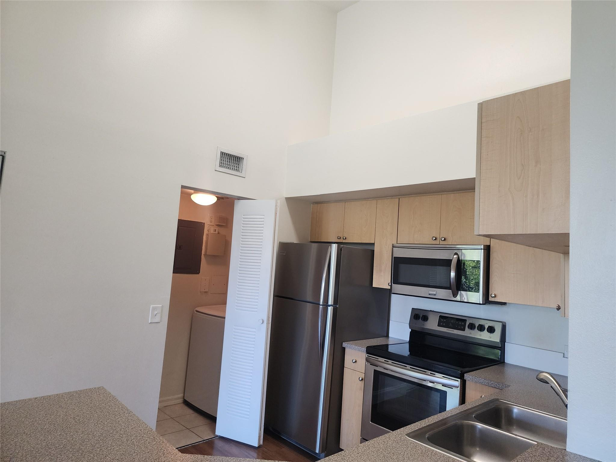 VILLA DEL SOL CONDO - Residential Lease