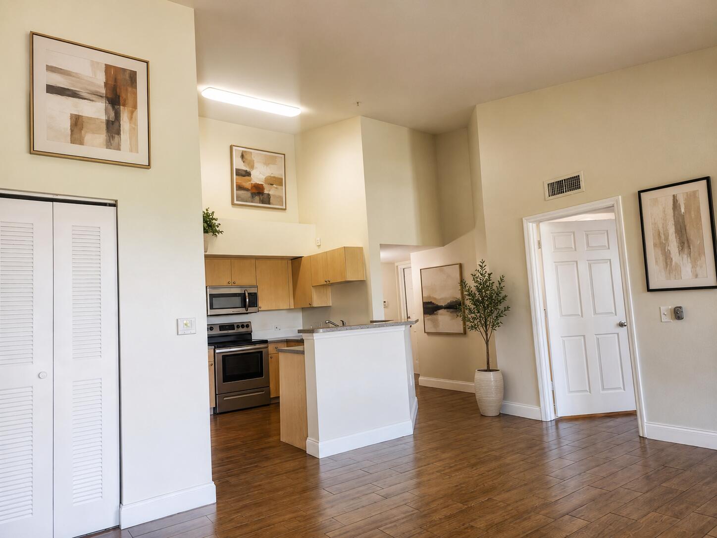 VILLA DEL SOL CONDO - Residential Lease