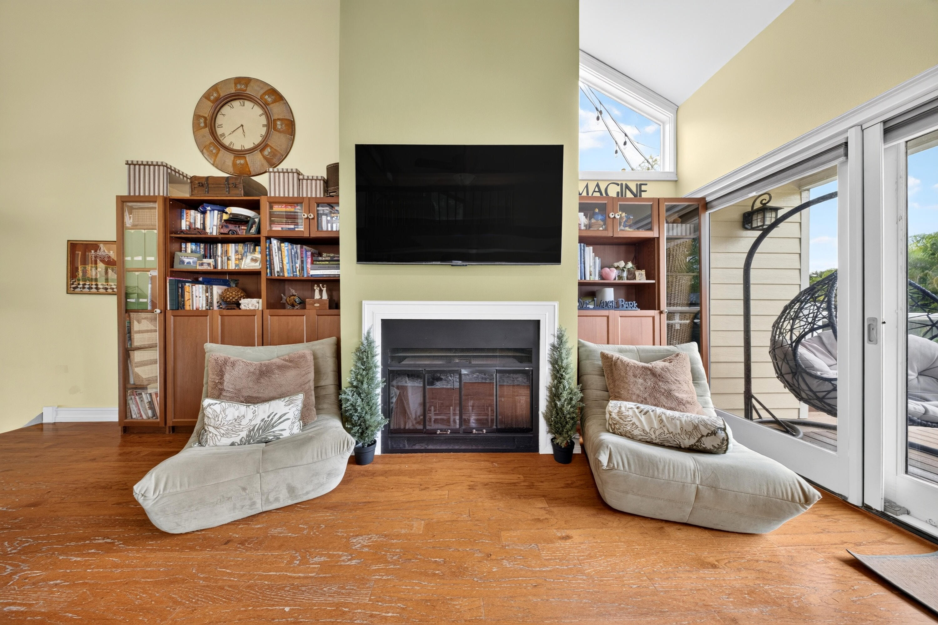 PINEWOOD GROVE OF WELLINGTON - Residential