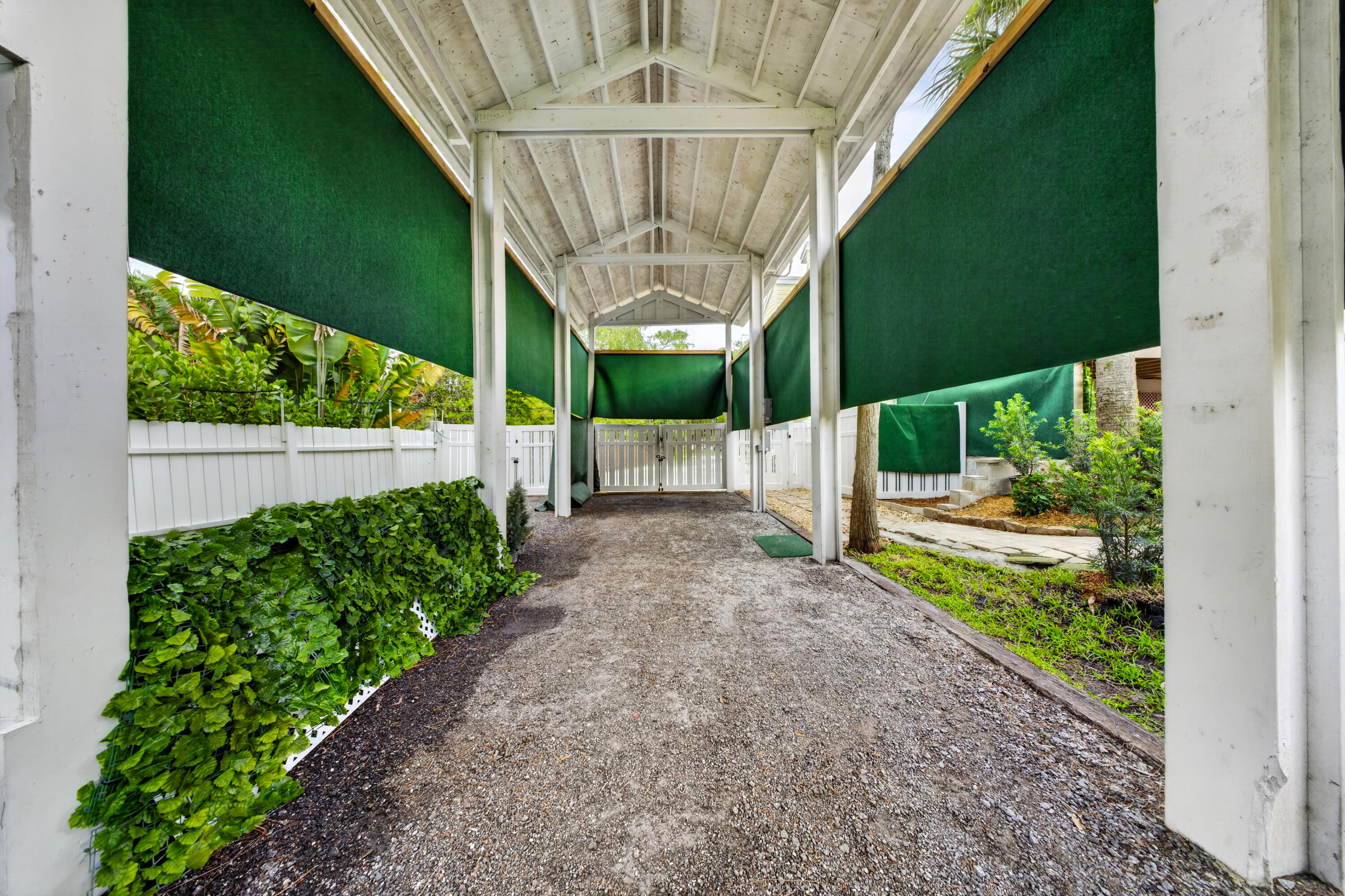 PINEWOOD GROVE OF WELLINGTON - Residential