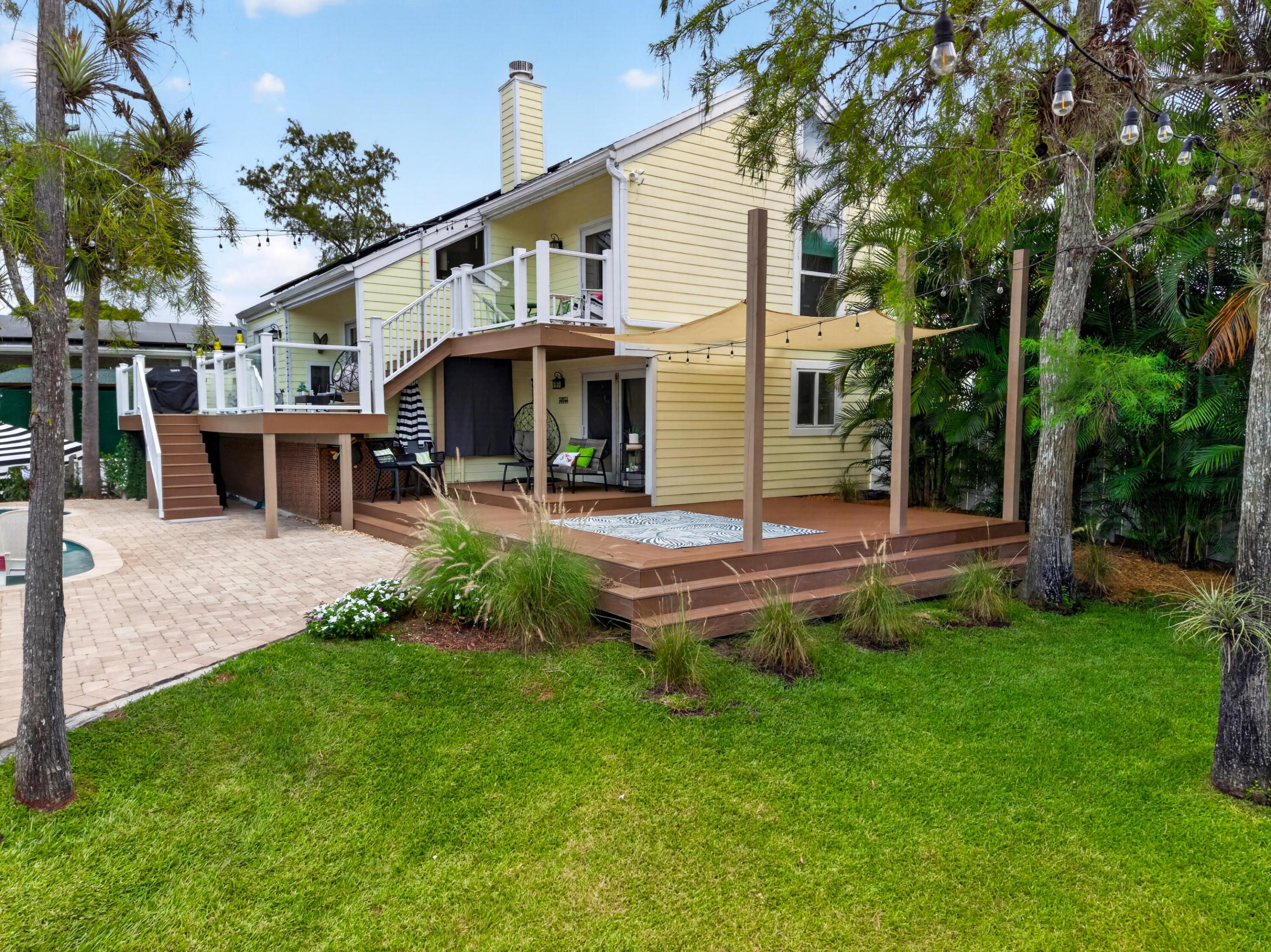 PINEWOOD GROVE OF WELLINGTON - Residential