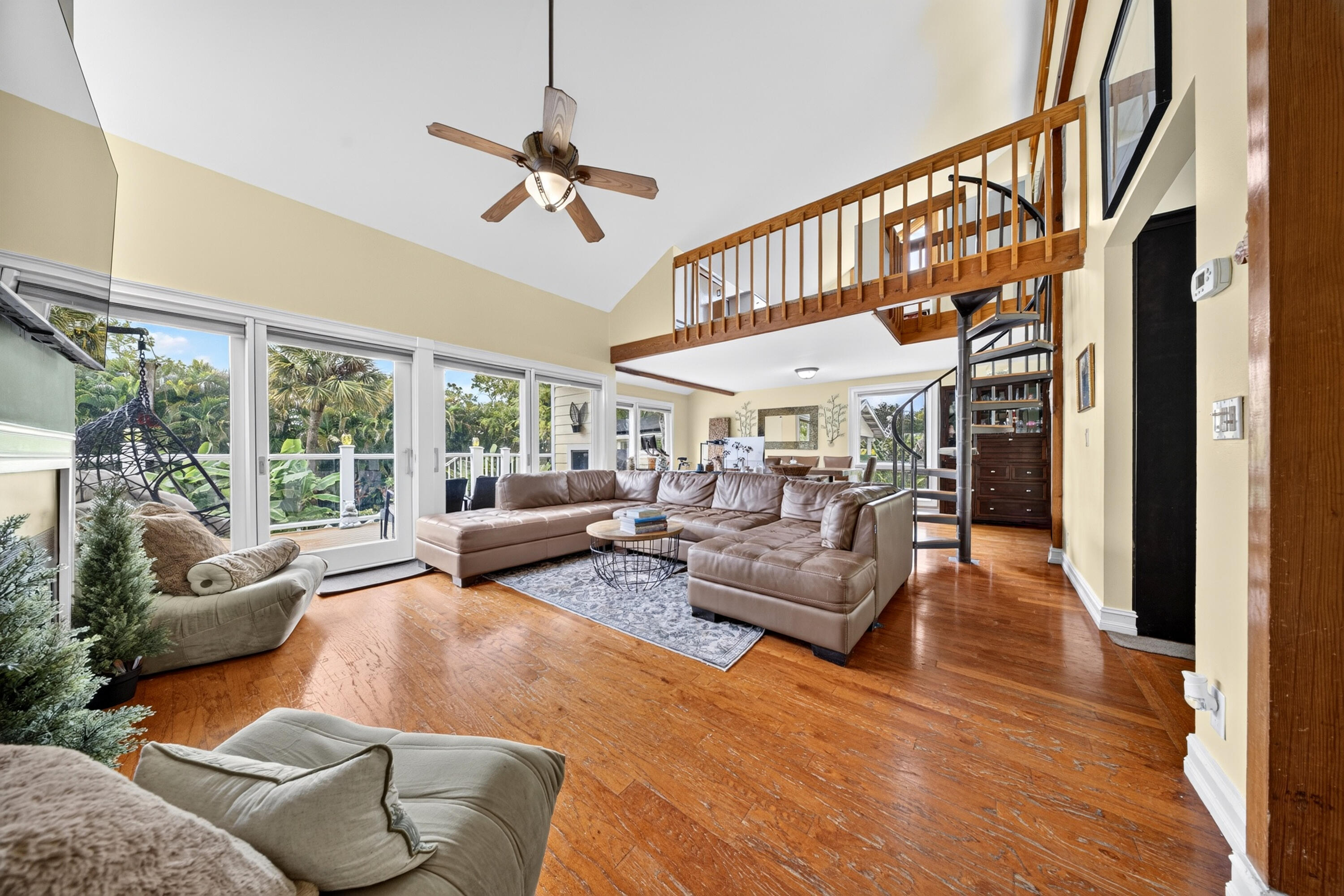 PINEWOOD GROVE OF WELLINGTON - Residential