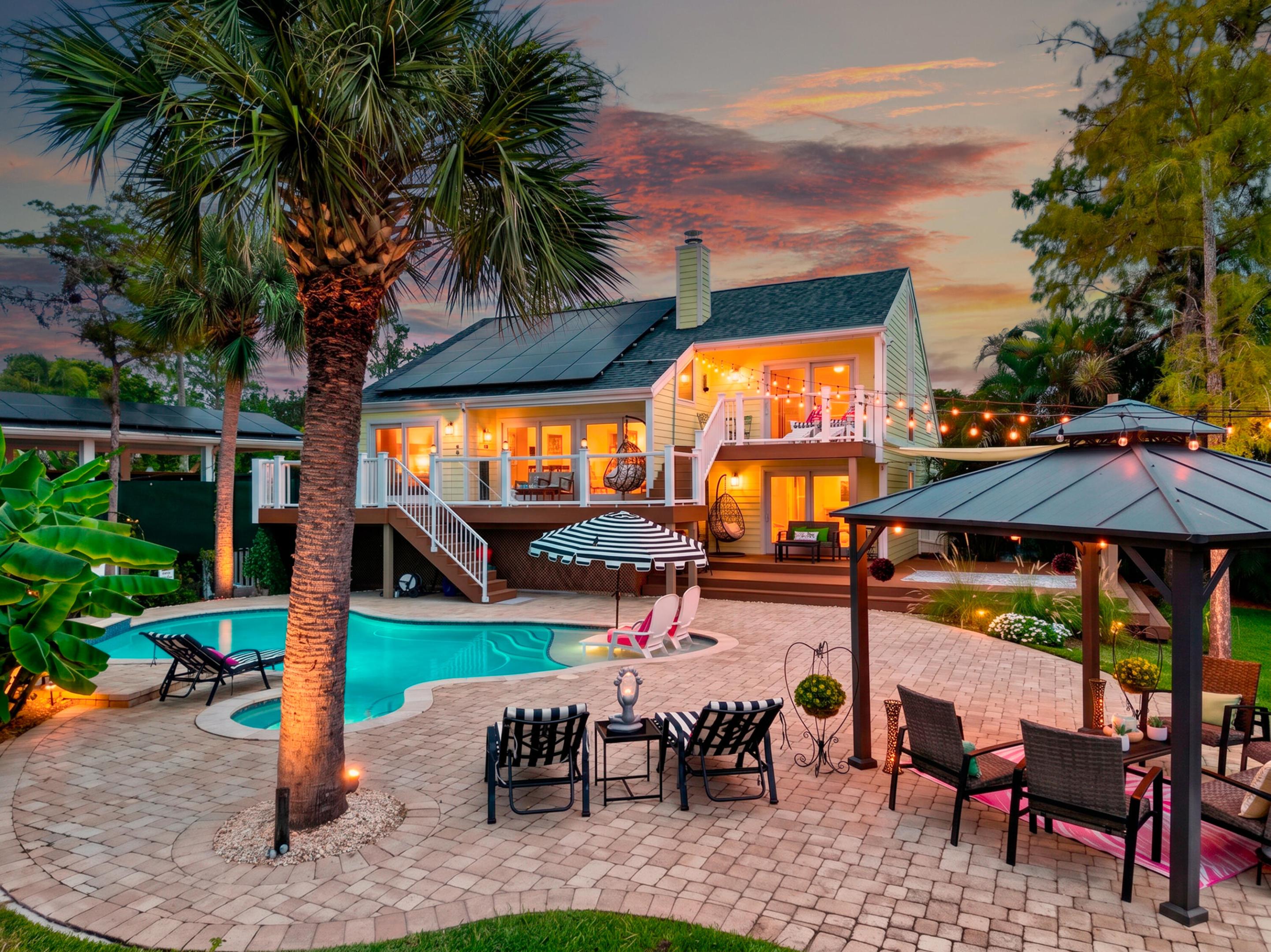 PINEWOOD GROVE OF WELLINGTON - Residential