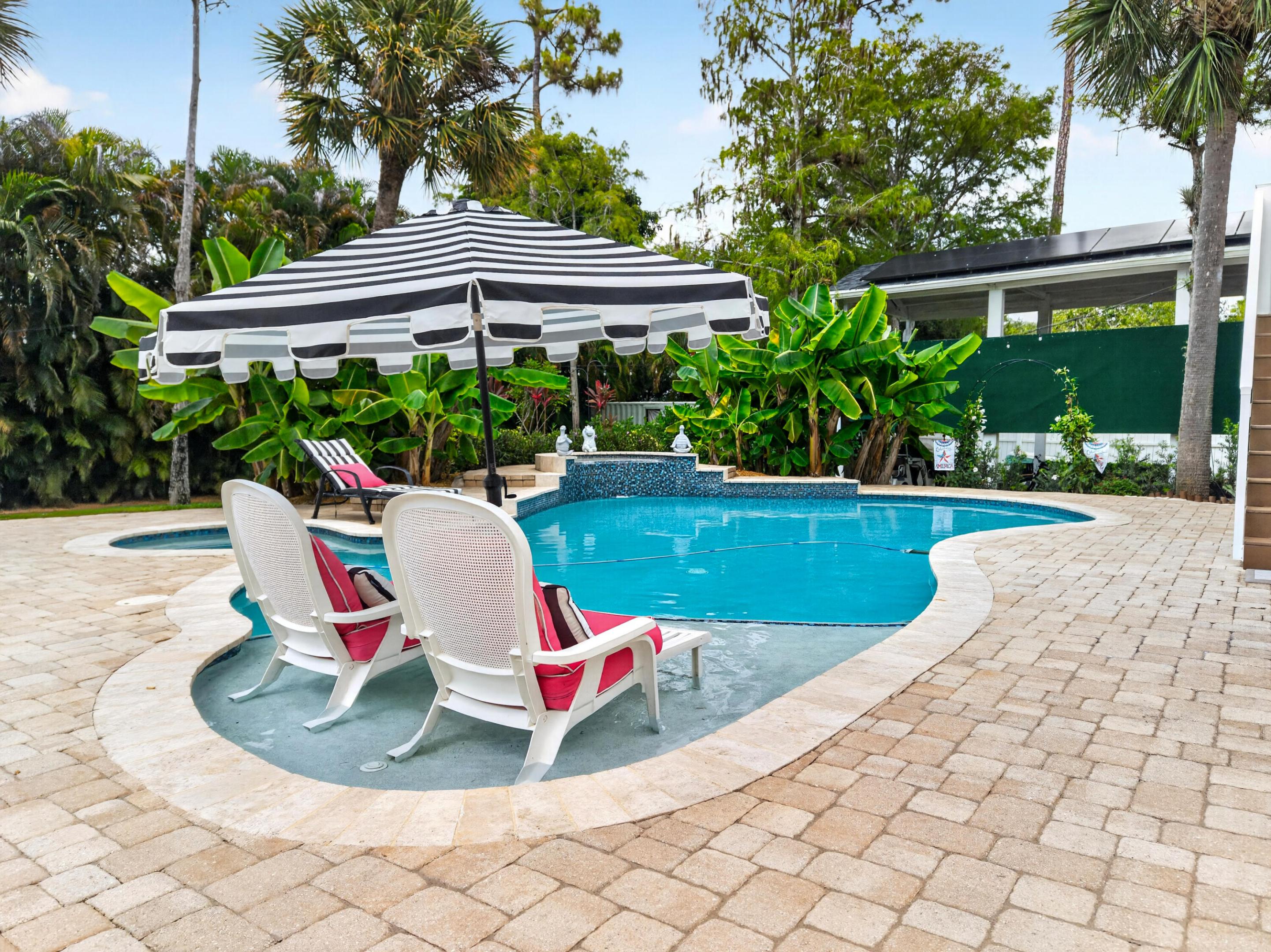 PINEWOOD GROVE OF WELLINGTON - Residential