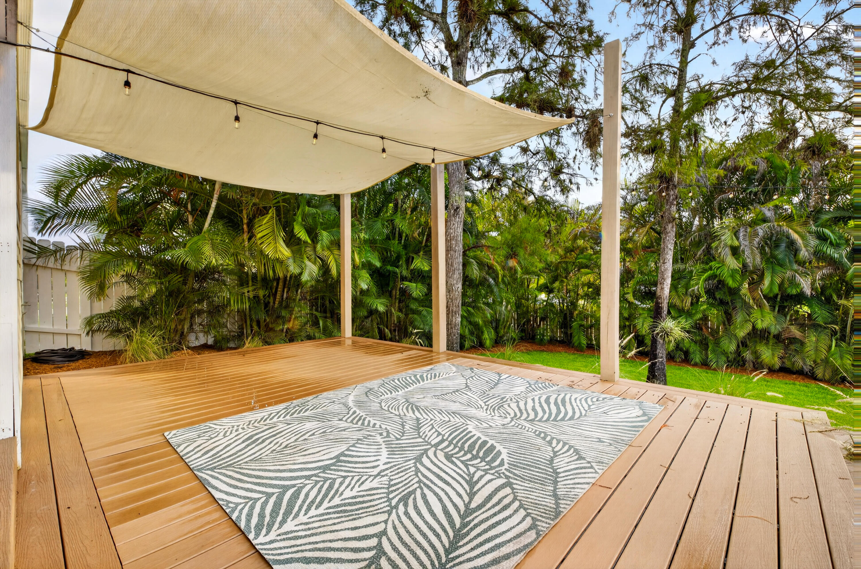 PINEWOOD GROVE OF WELLINGTON - Residential