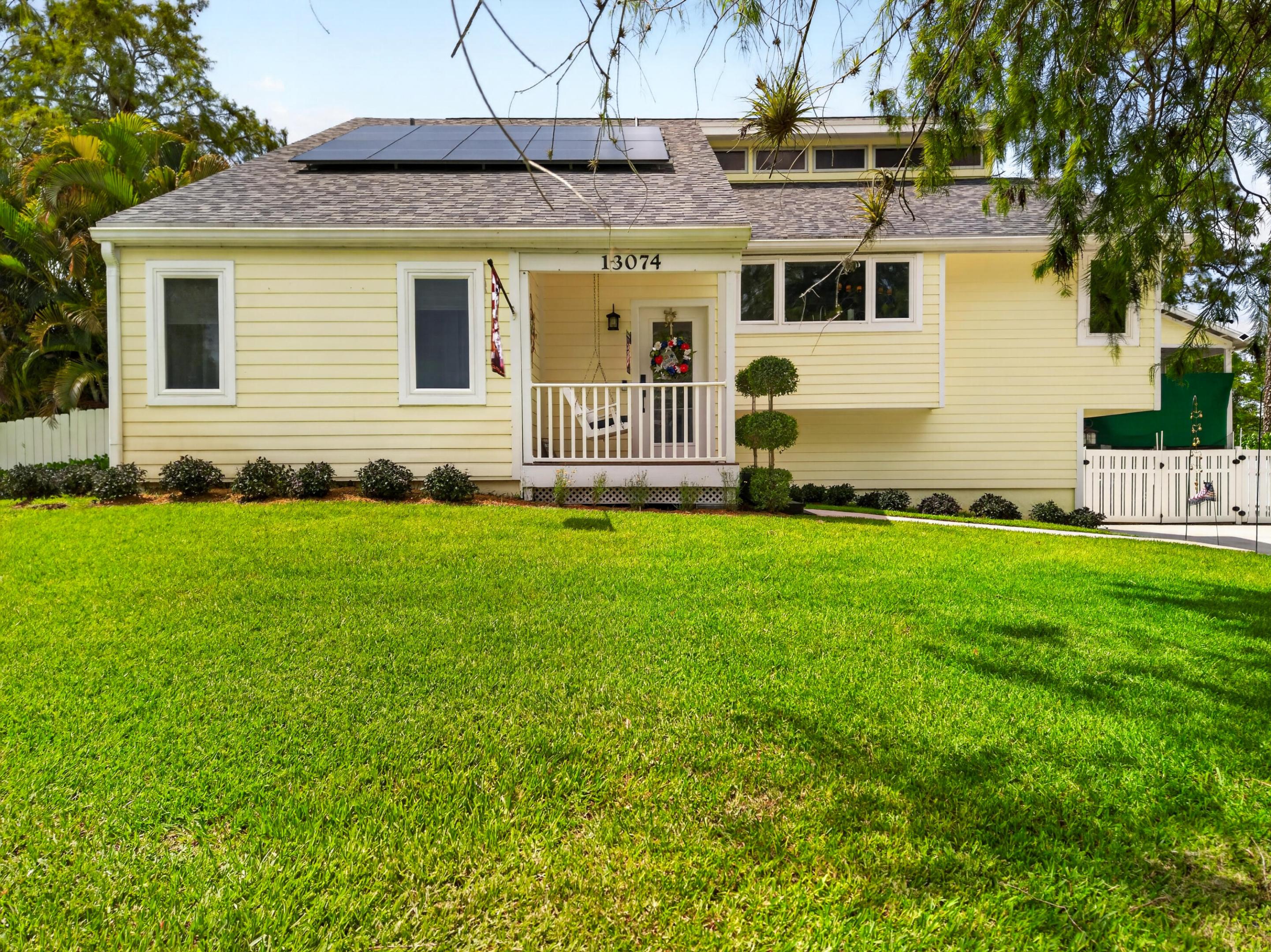 PINEWOOD GROVE OF WELLINGTON - Residential