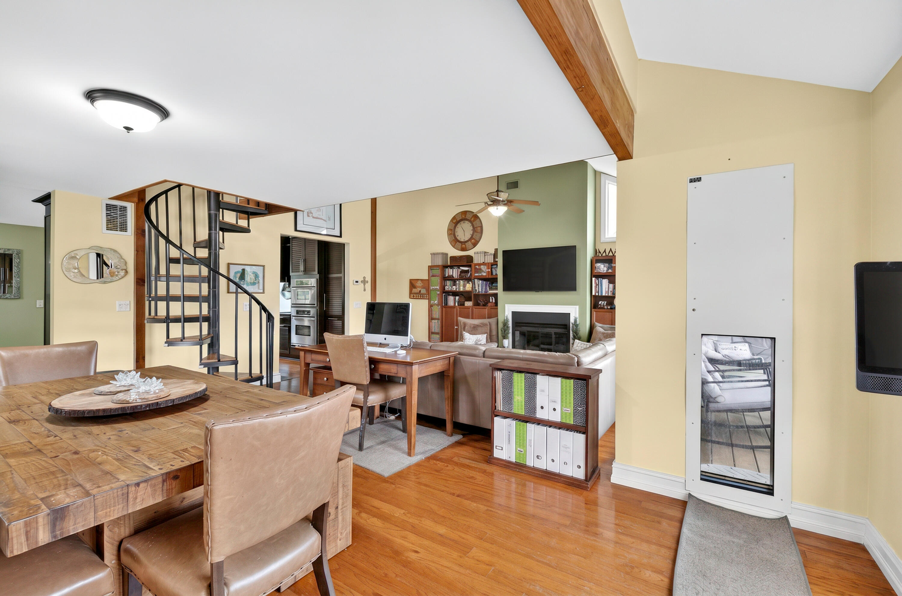PINEWOOD GROVE OF WELLINGTON - Residential