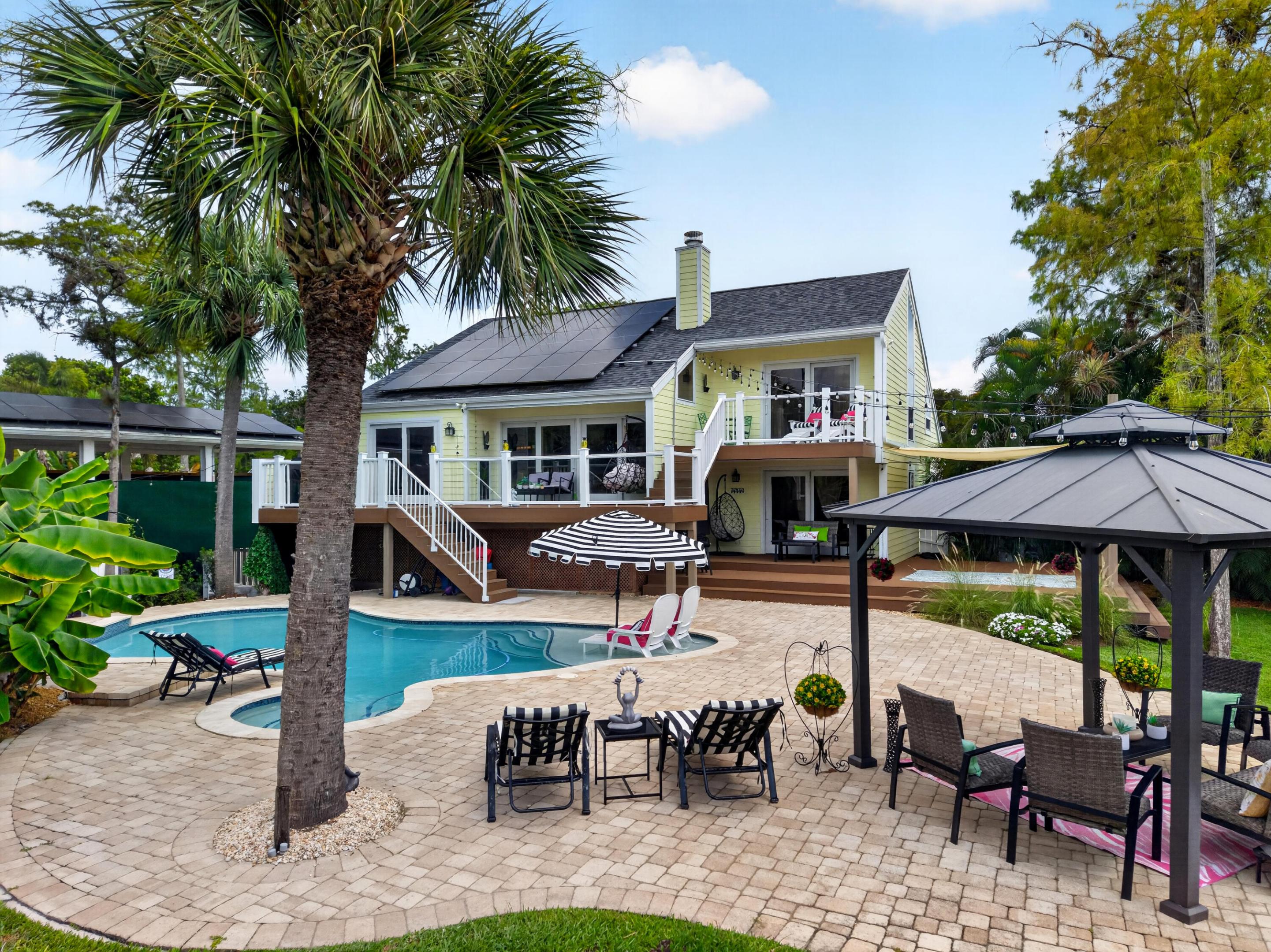 PINEWOOD GROVE OF WELLINGTON - Residential