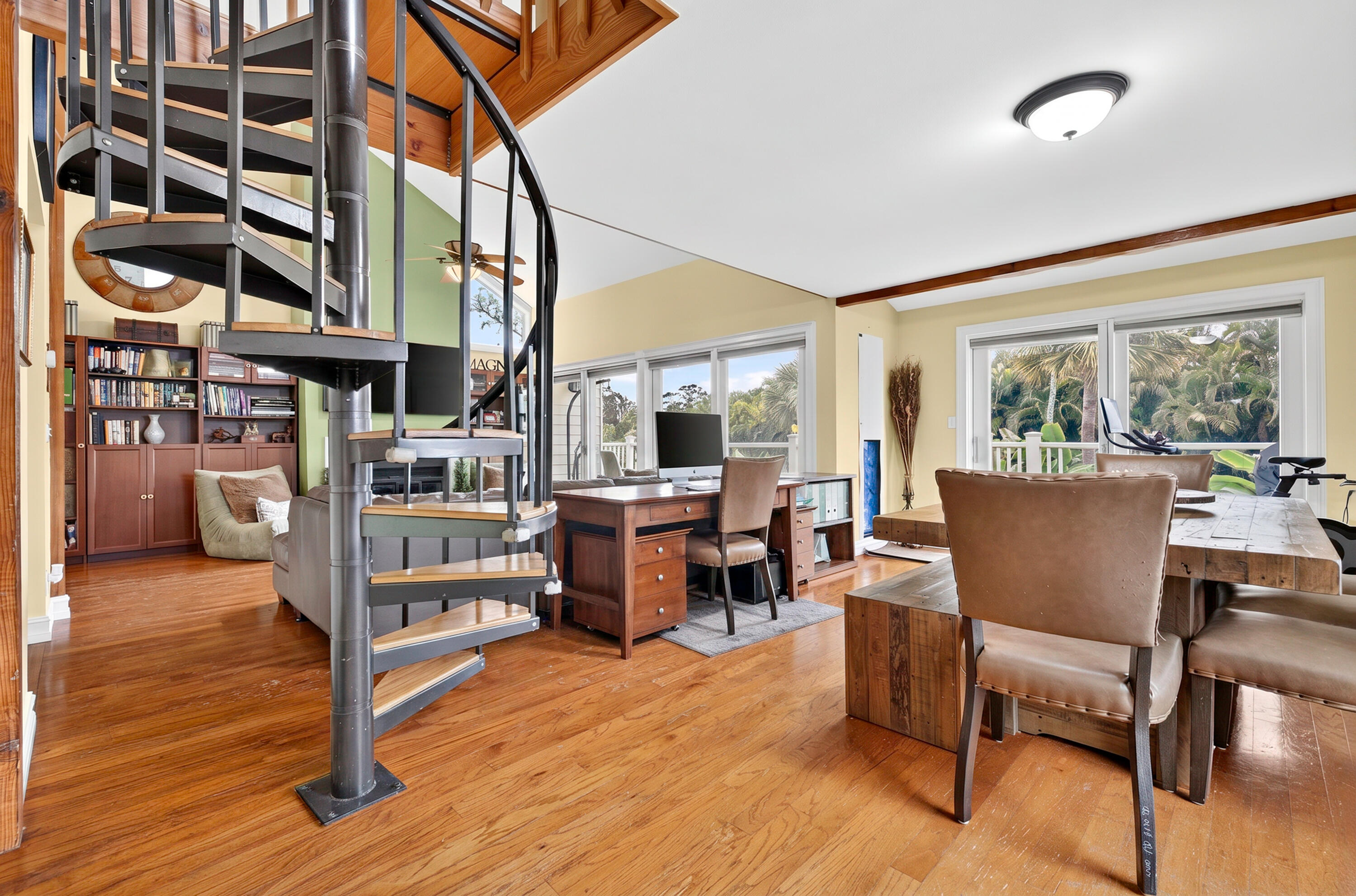 PINEWOOD GROVE OF WELLINGTON - Residential
