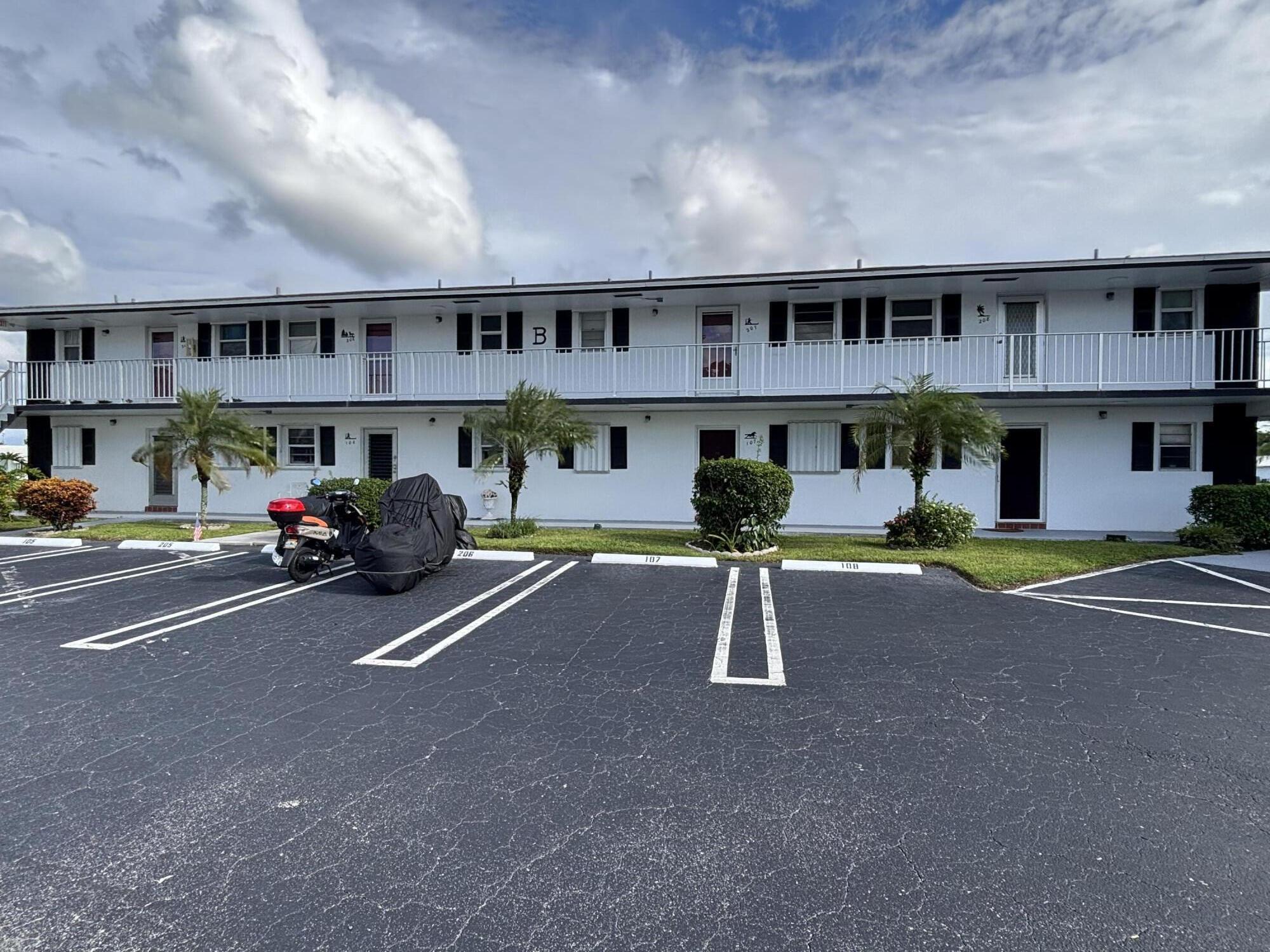 LEISUREVILLE LAKE CONDO - Residential Lease