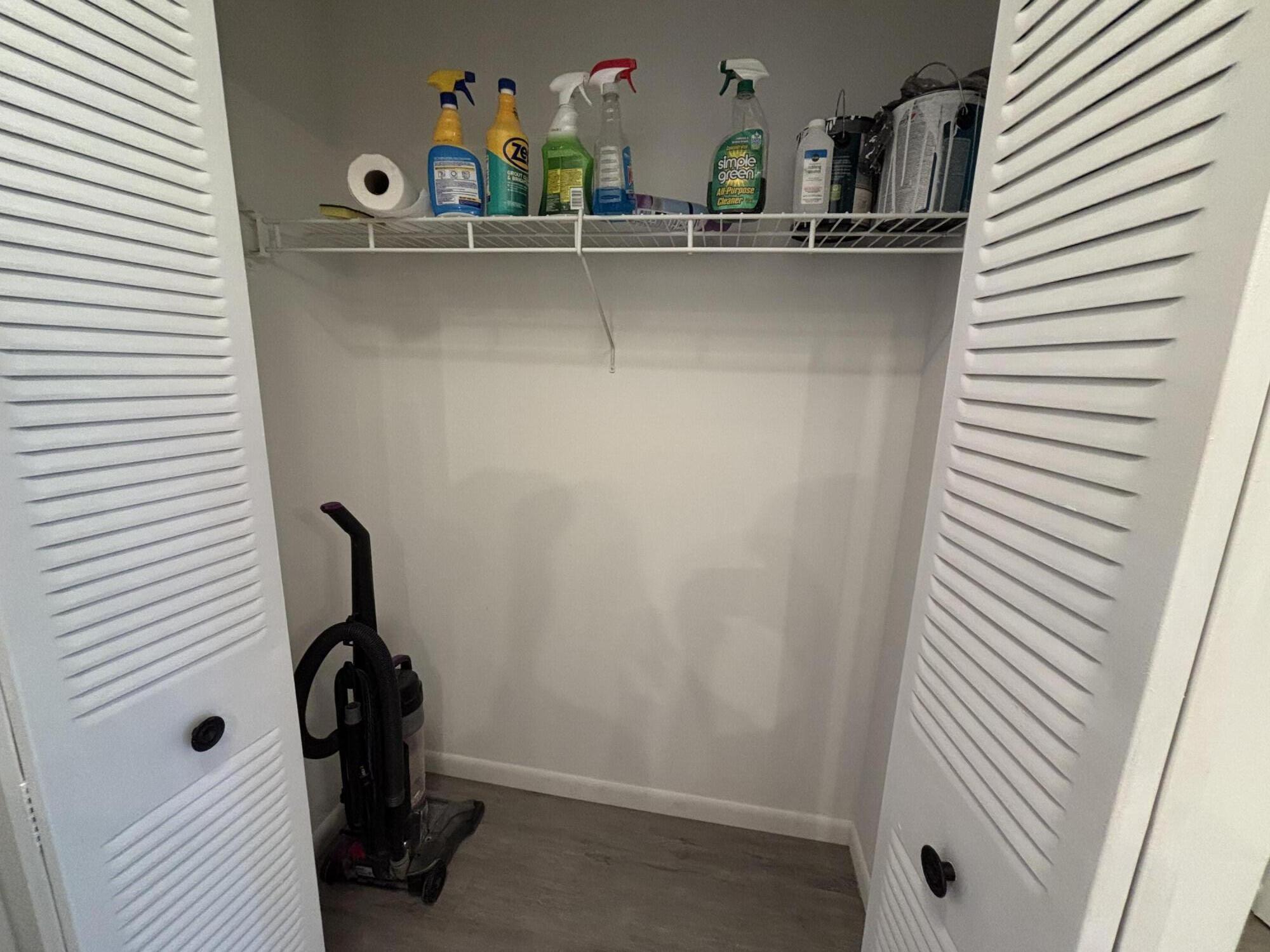 LEISUREVILLE LAKE CONDO - Residential Lease