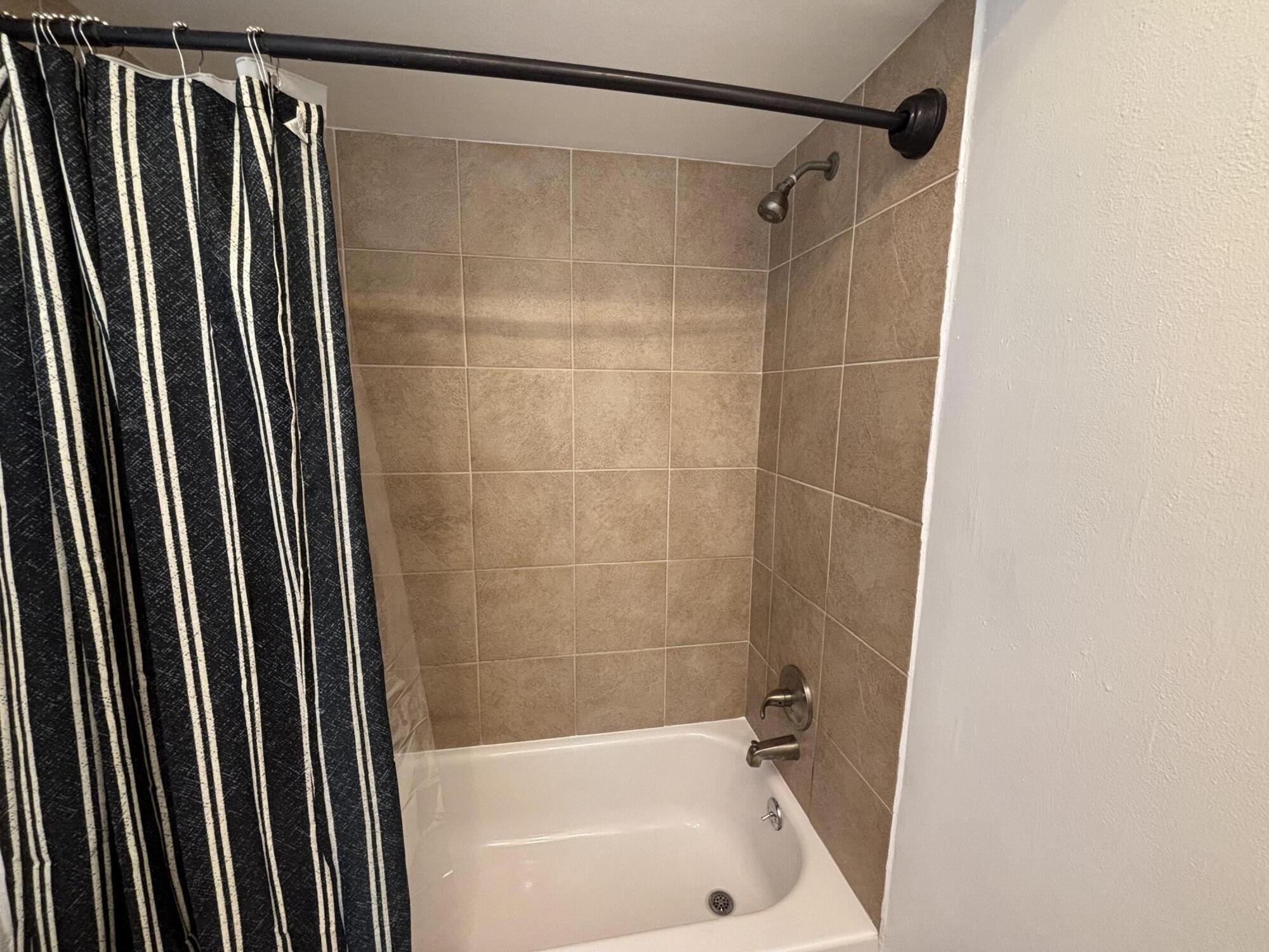 LEISUREVILLE LAKE CONDO - Residential Lease