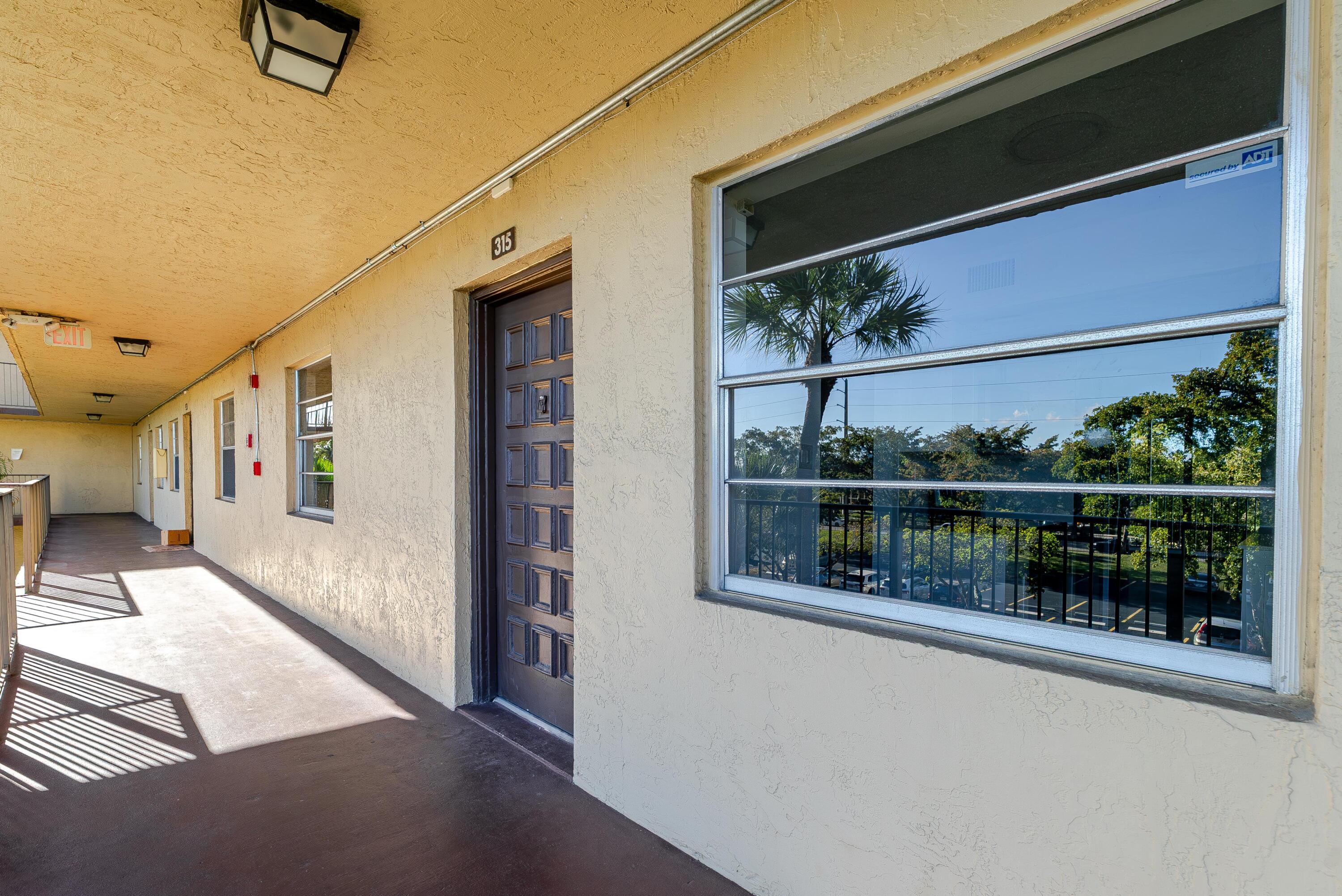 CYPRESS CHASE NORTH NO 4 CONDO - Residential