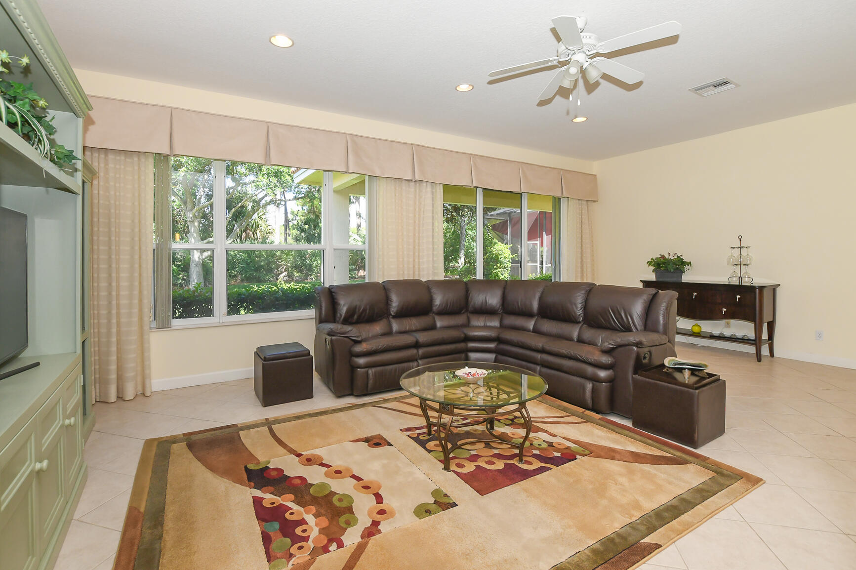 PGA VILLAGE (The Lakes) - Residential
