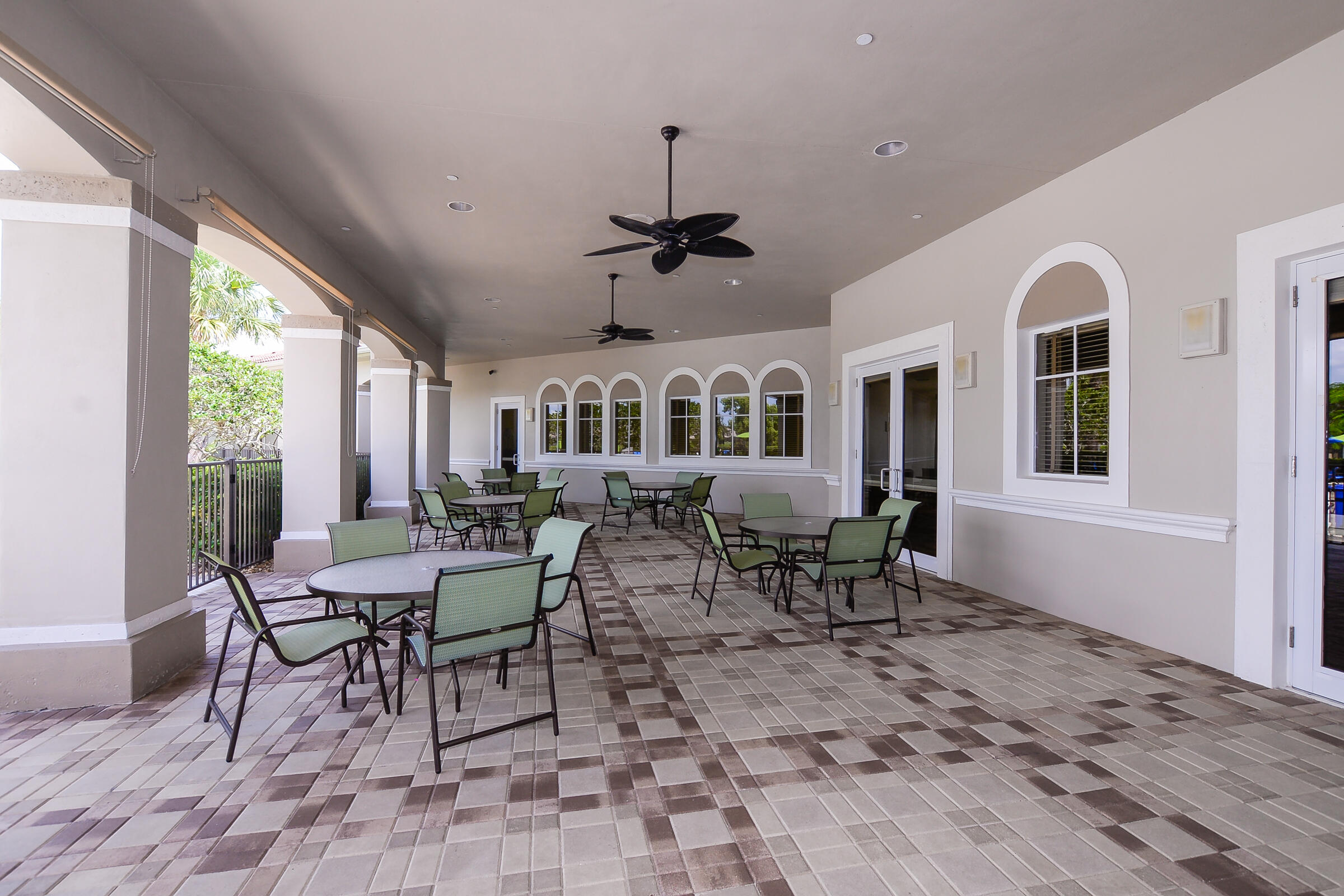 PGA VILLAGE (The Lakes) - Residential