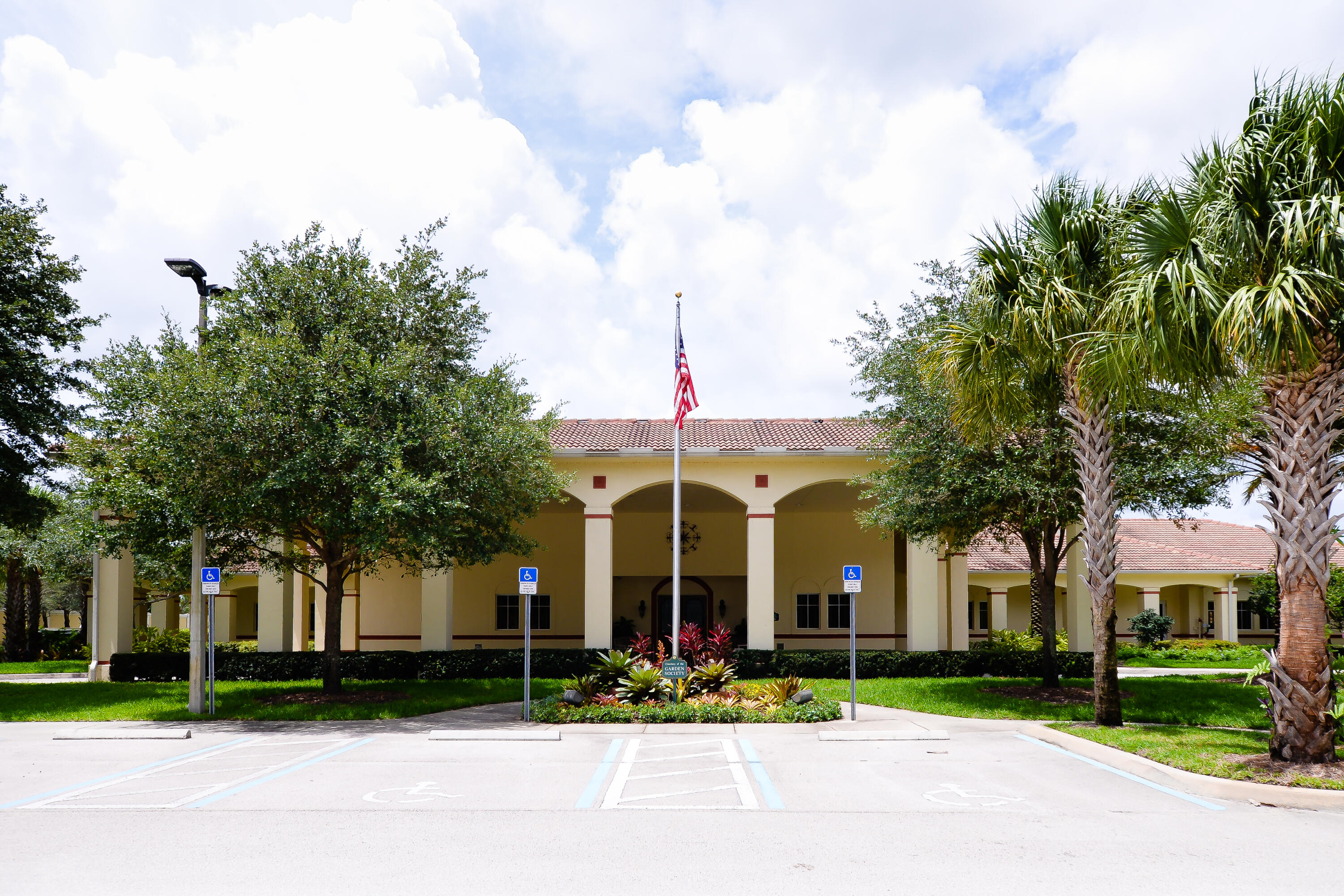 PGA VILLAGE (The Lakes) - Residential