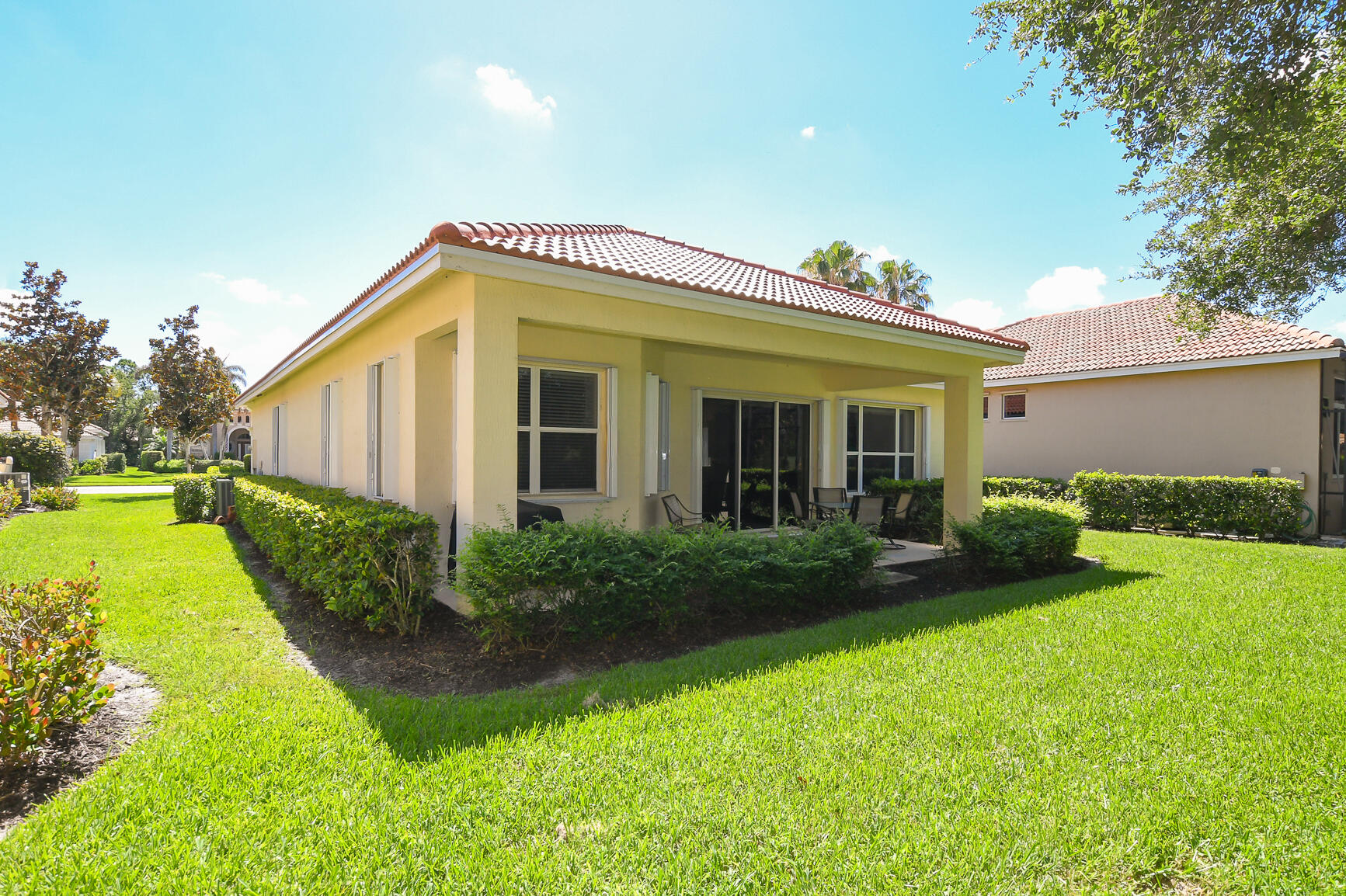 PGA VILLAGE (The Lakes) - Residential
