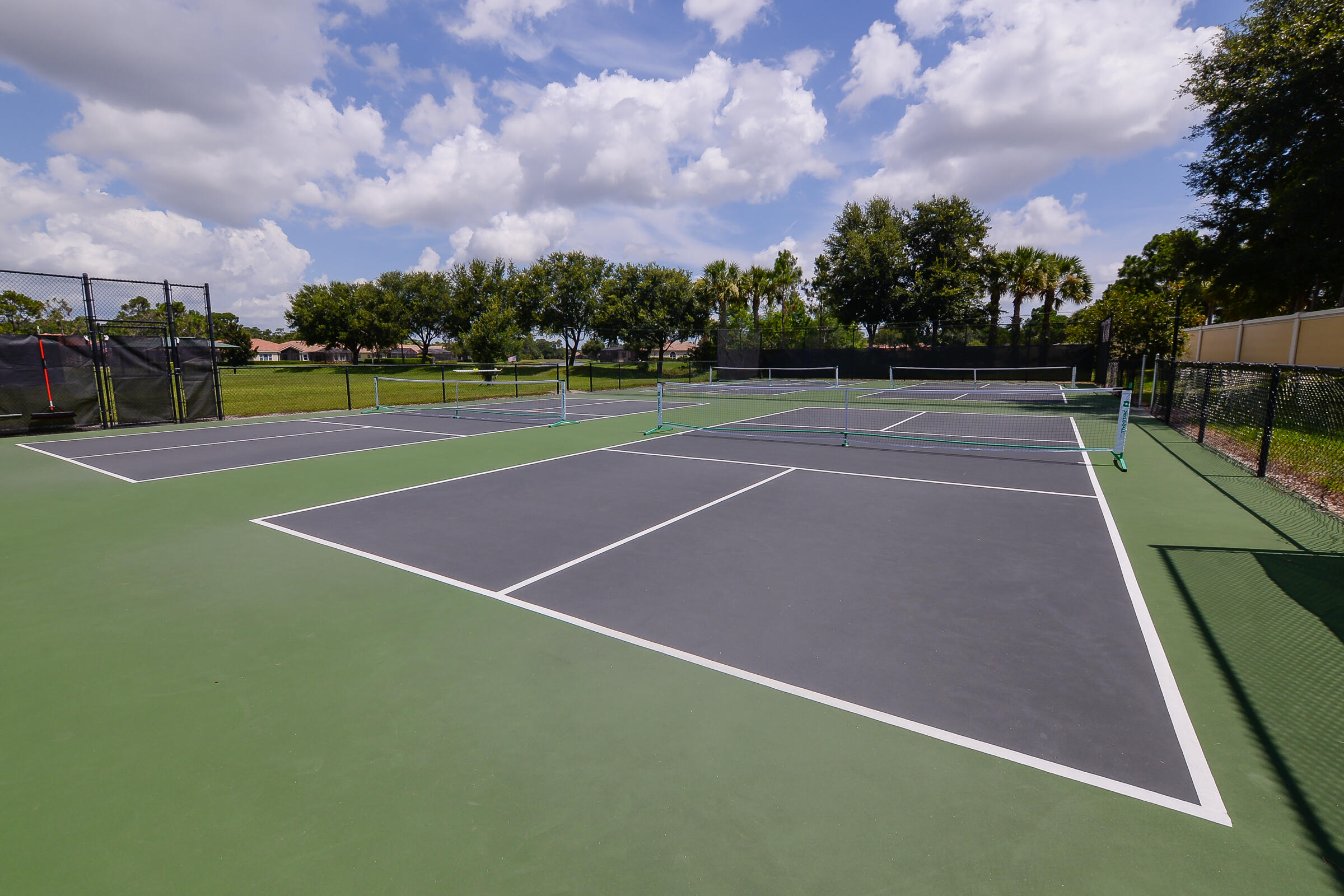 PGA VILLAGE (The Lakes) - Residential