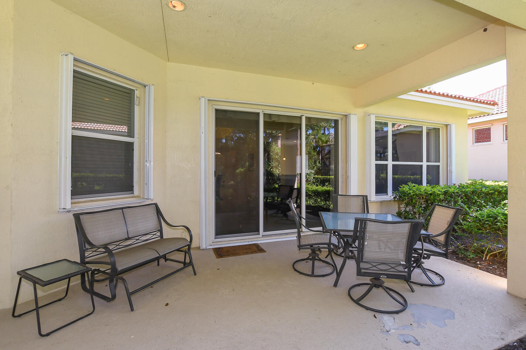 PGA VILLAGE (The Lakes) - Residential